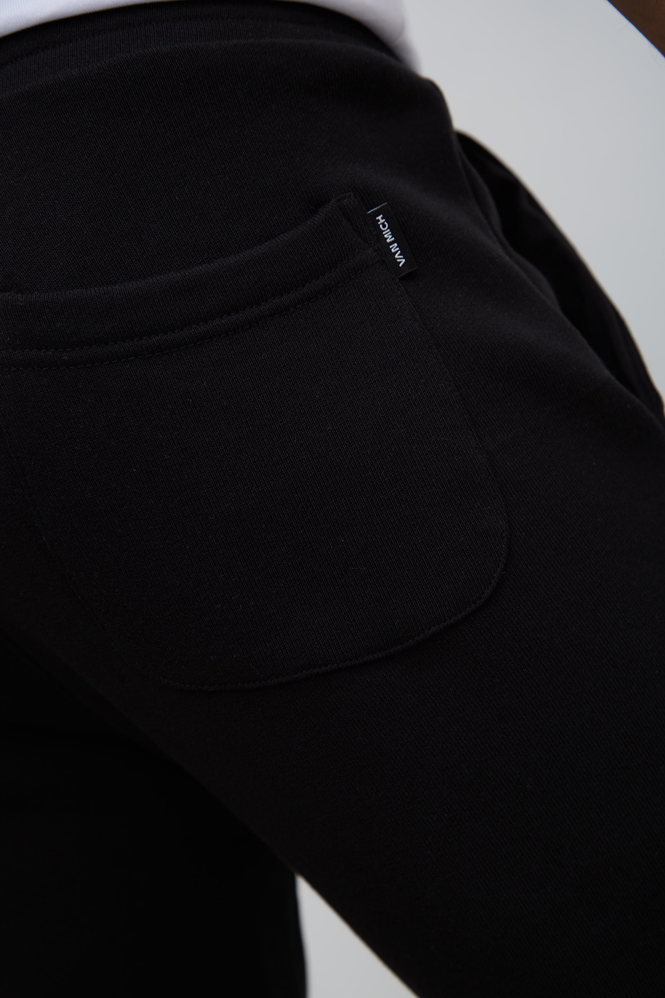 VM-231-20-040 Брюки спортивные Van Mich Черный