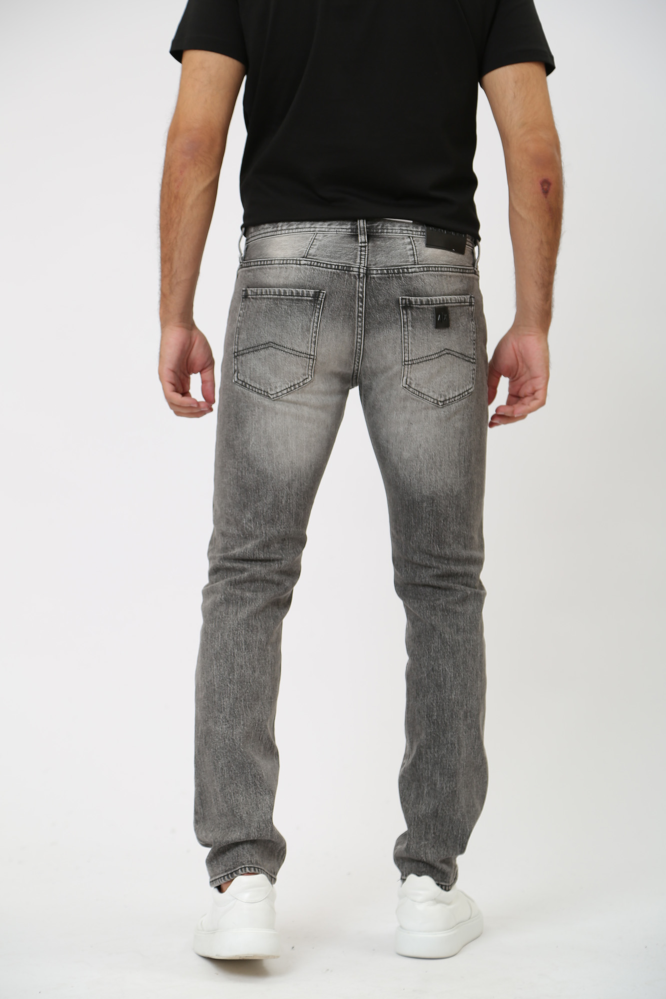 6RZJ13_Z1KQZ Джинсы Armani Exchange Серый