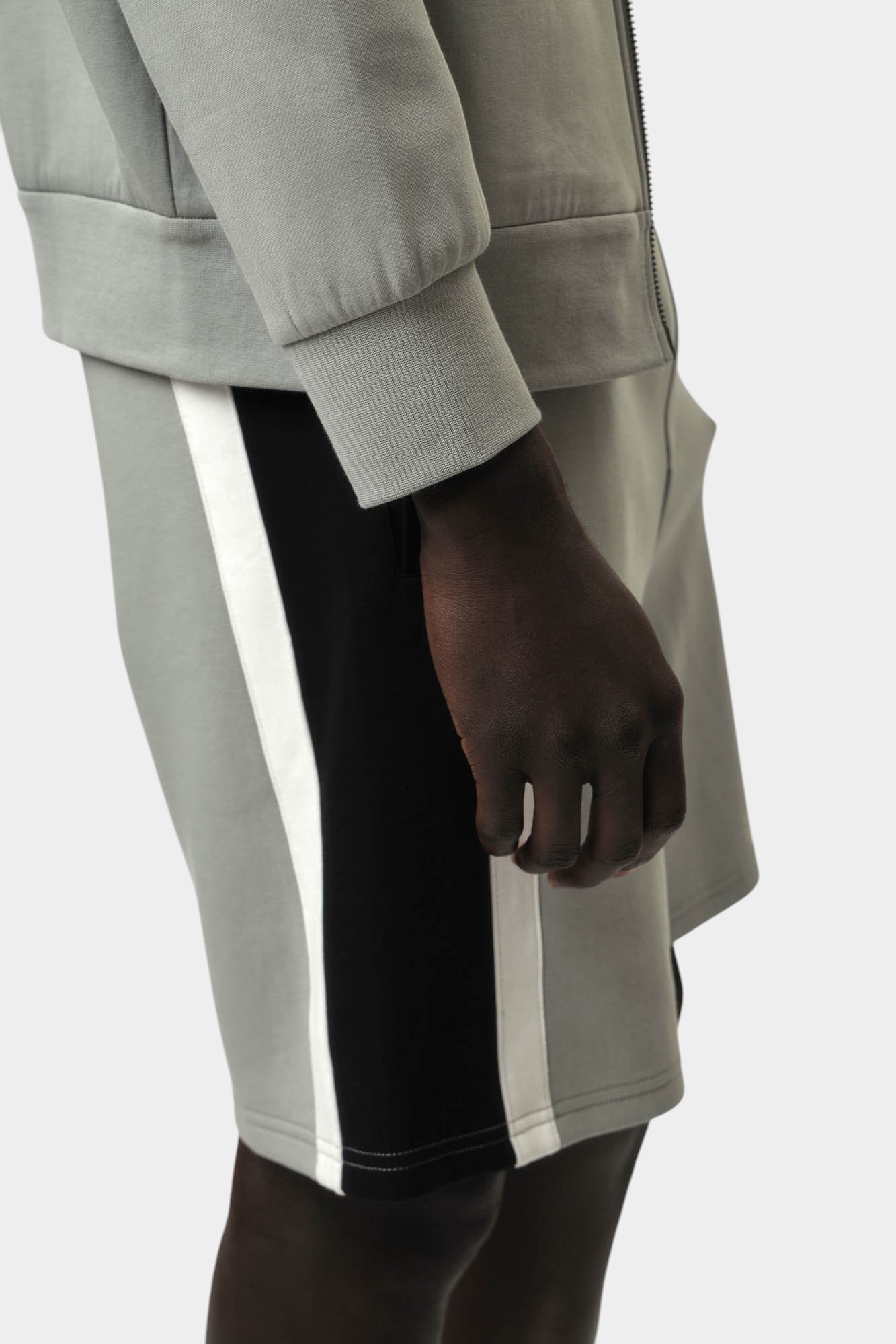 XM000520_AF13047 Толстовка Armani Exchange 
