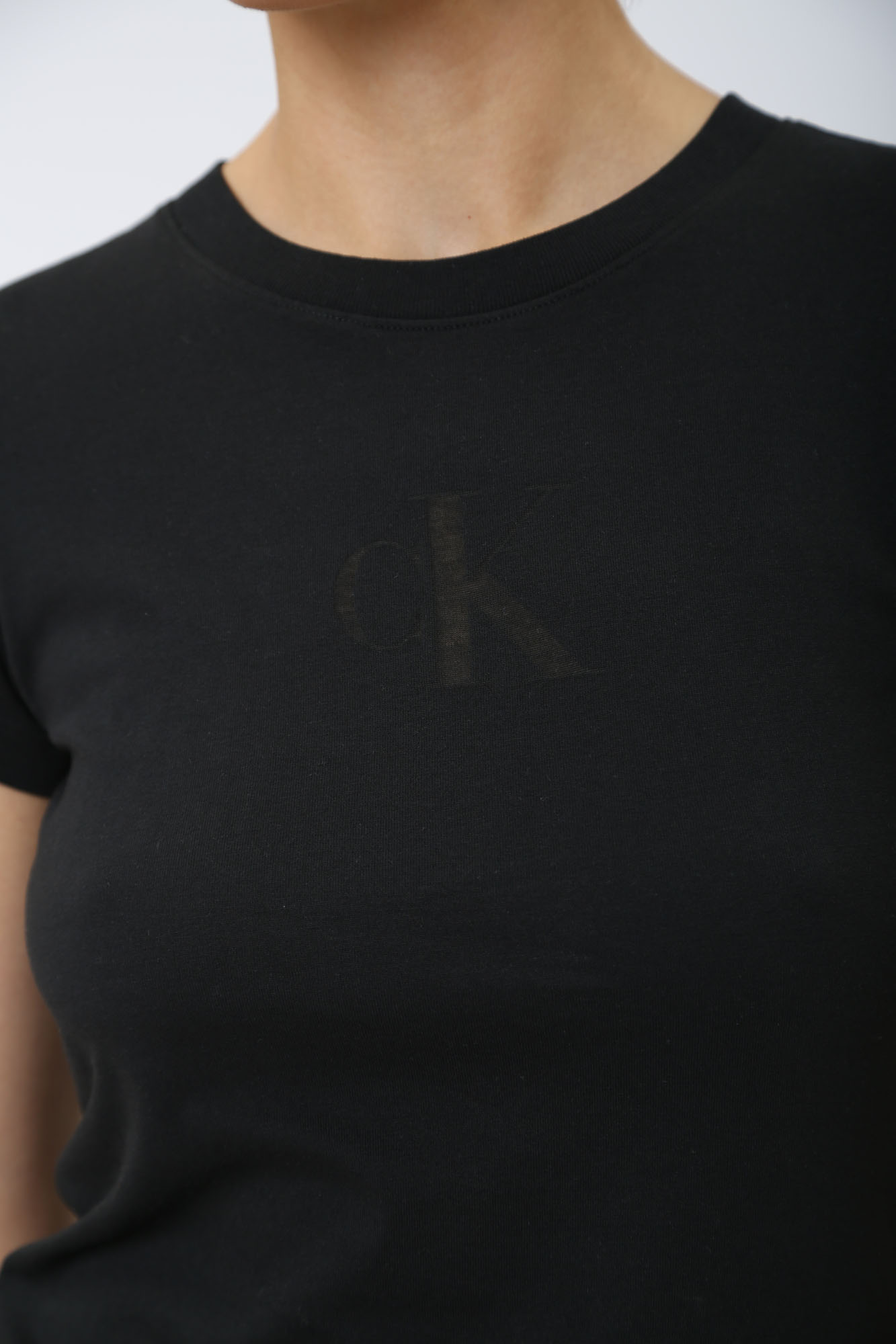 J20J223909 футболка calvin klein jeans 