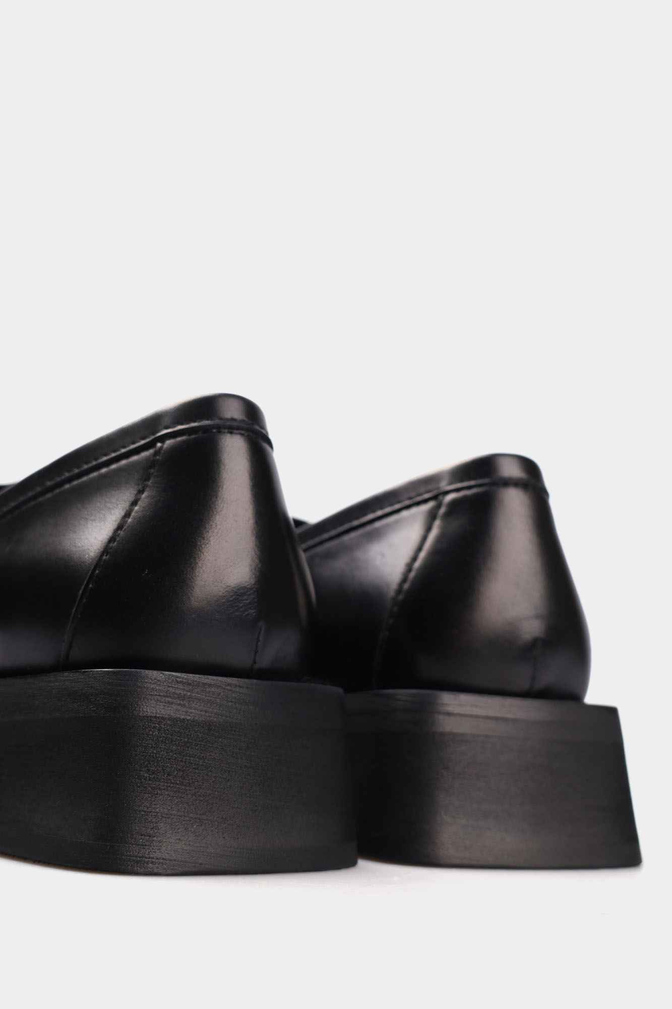 4203-817-58 Лоферы Marc Cony Черный