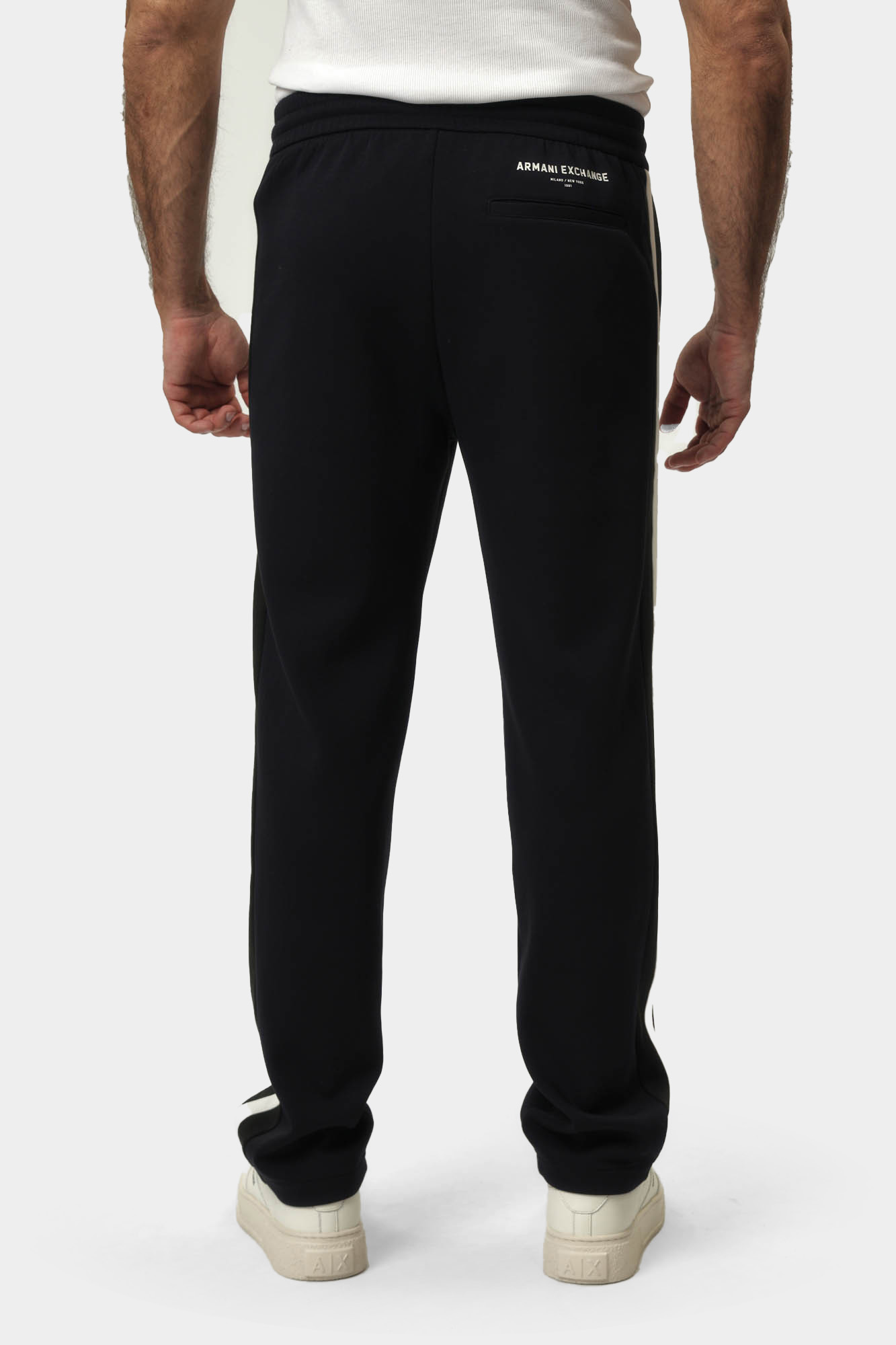 XM000589_AF10818 Брюки Armani Exchange Черный