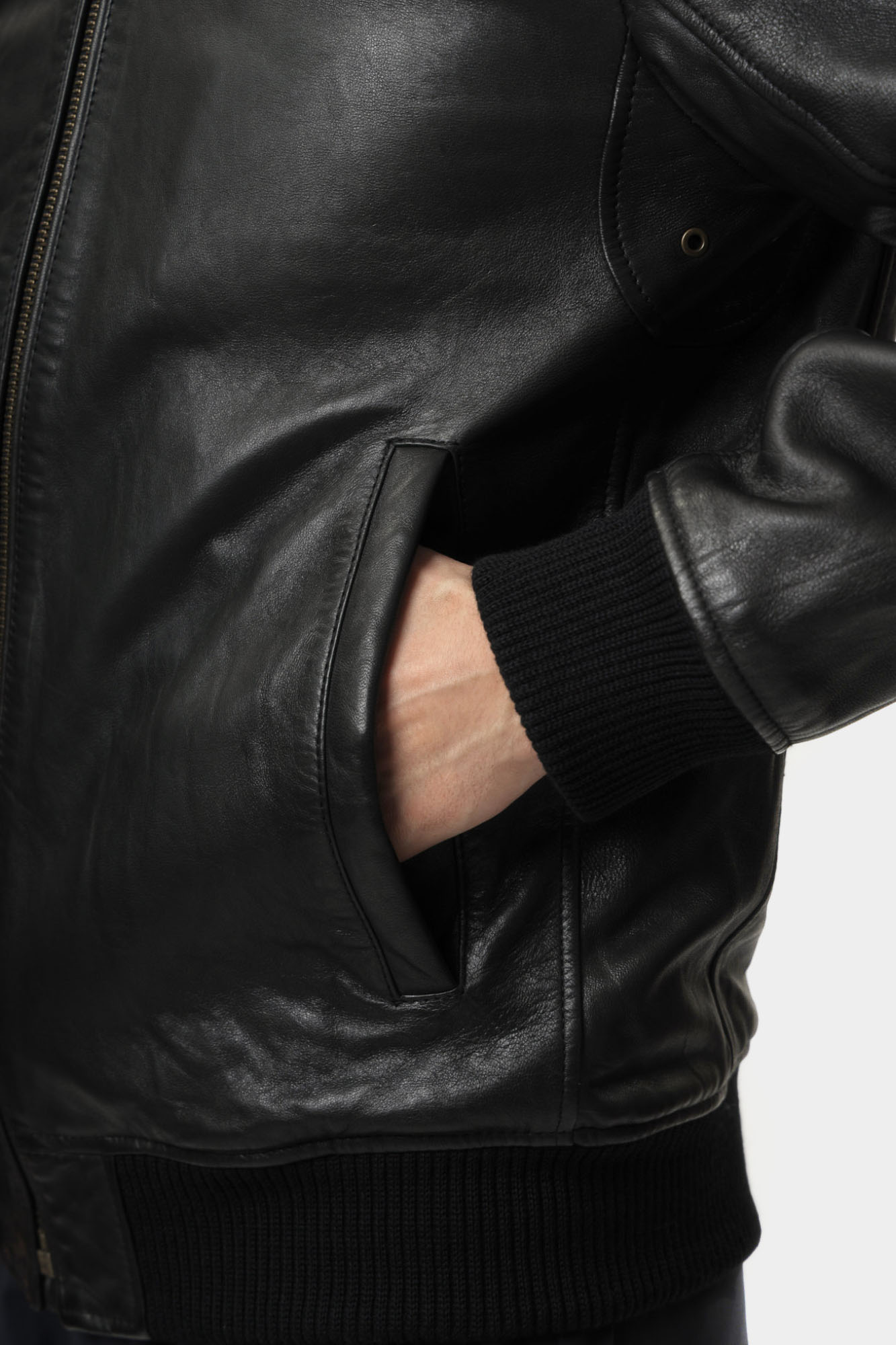 110159_80000670 Куртка кожаная Strellson Черный