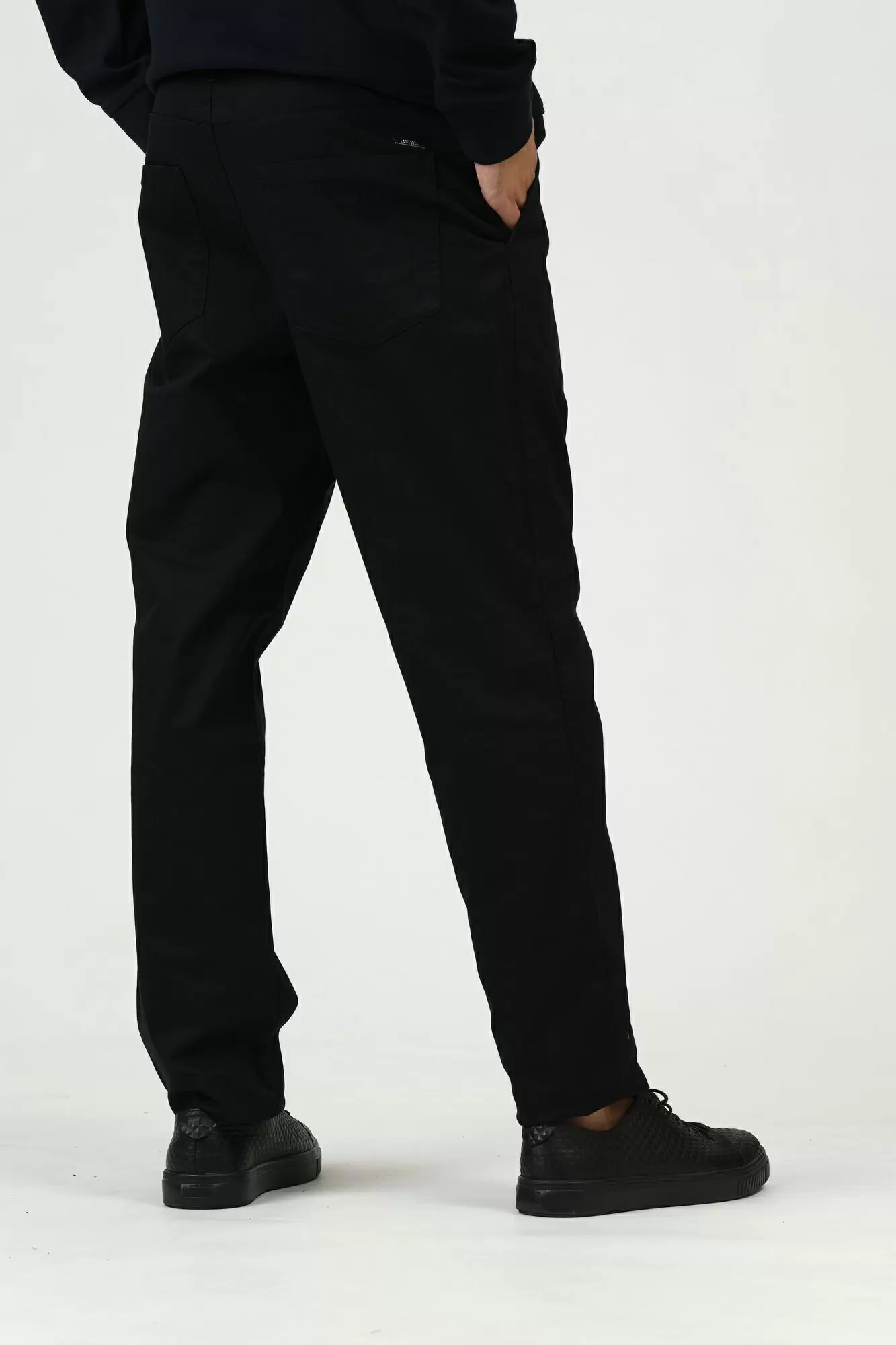 6HZP22_ZNPNZ Брюки Armani Exchange Черный