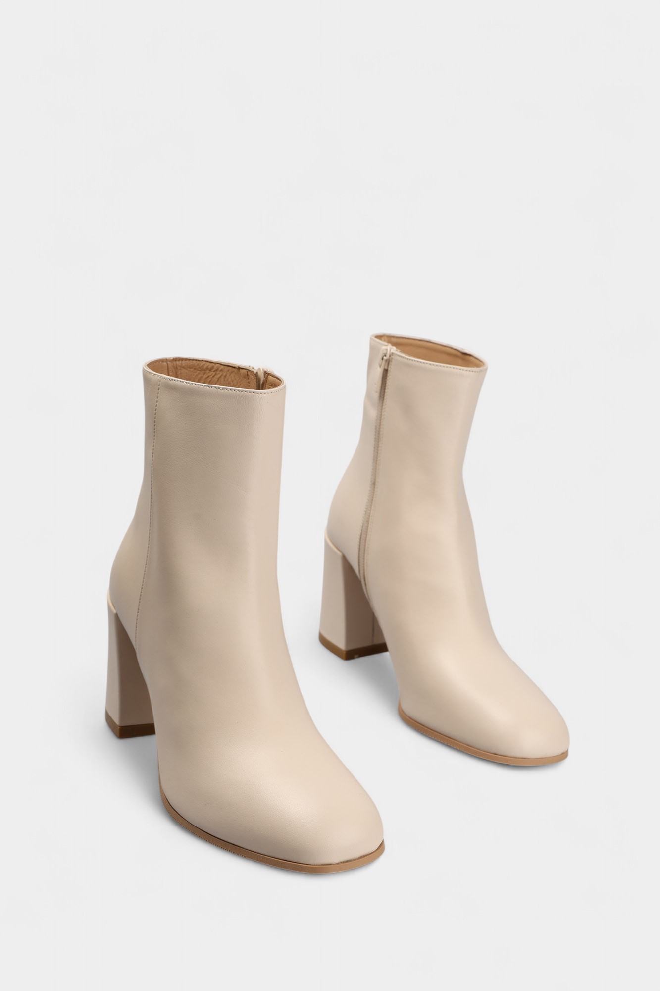 16-127B02 Ботильоны Marc Cony Белый