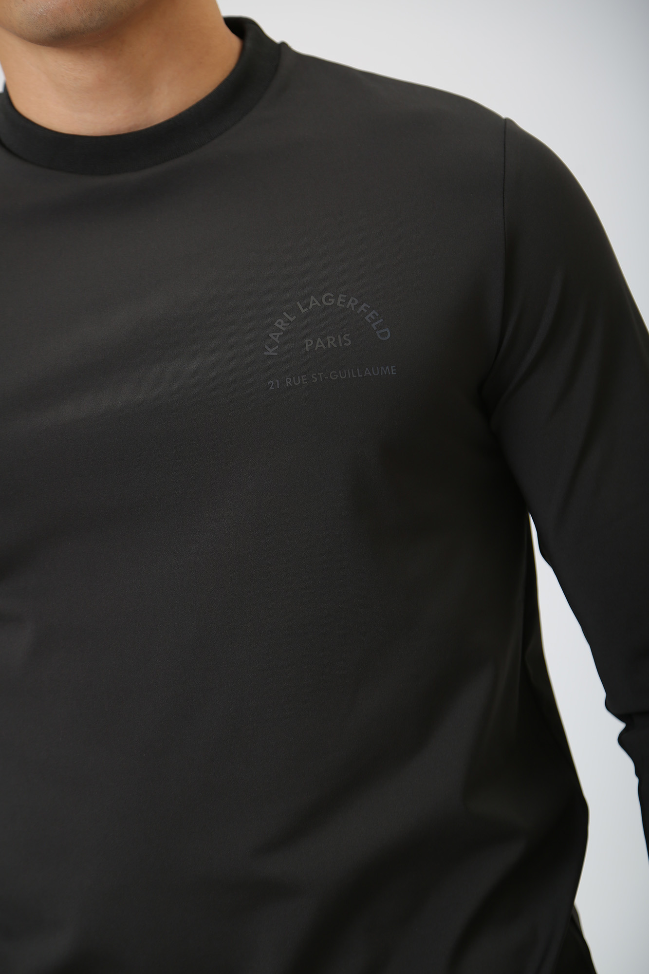 533233_755063 Лонгслив Karl Lagerfeld Черный