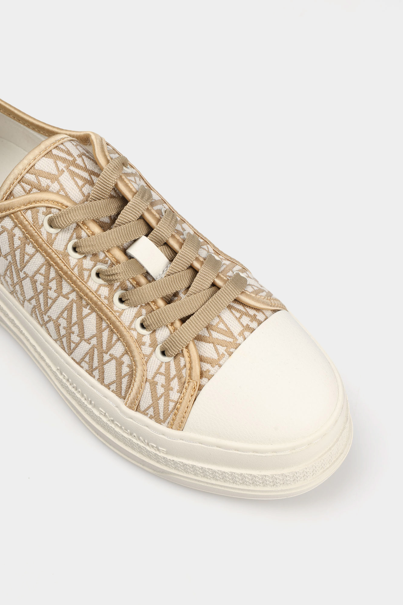 XDX180_XV931 Кеды Armani Exchange Белый