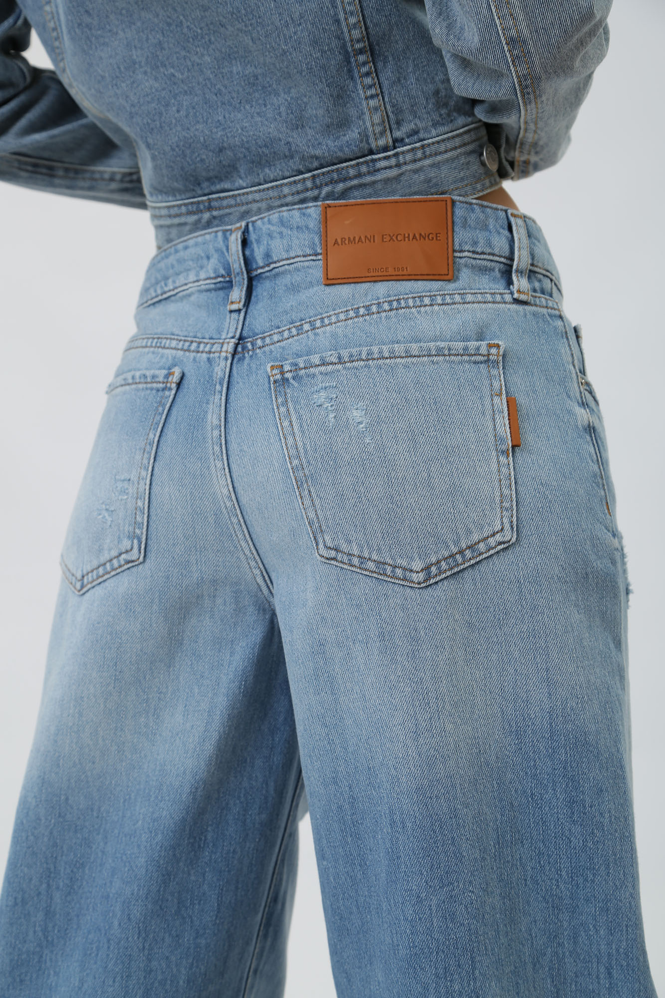 3DYJ52_Y16GZ брюки джинсовые armani exchange 