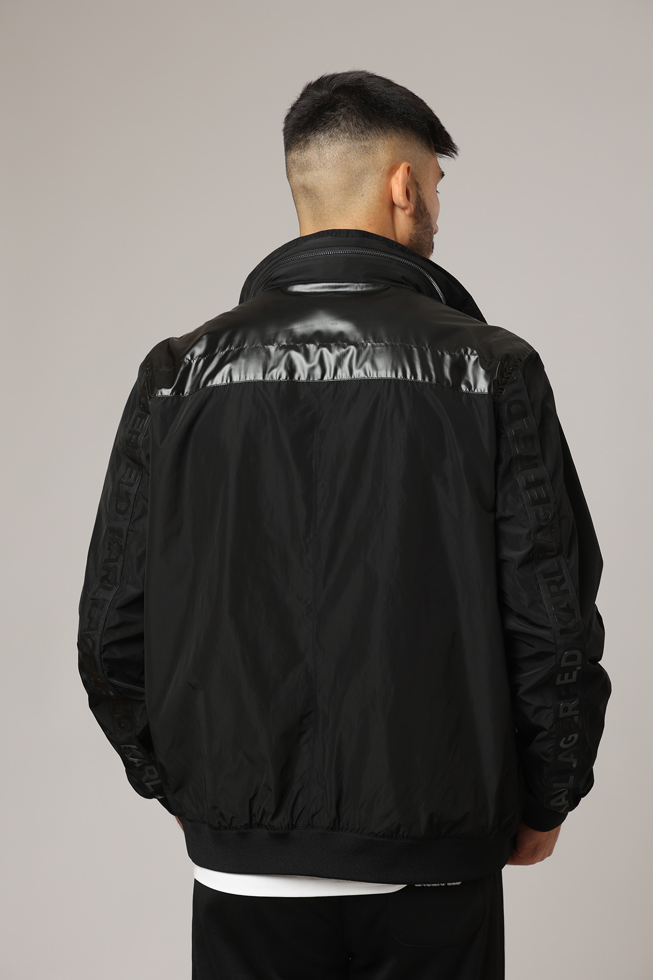 523501_505081 Ветровка Karl Lagerfeld Черный