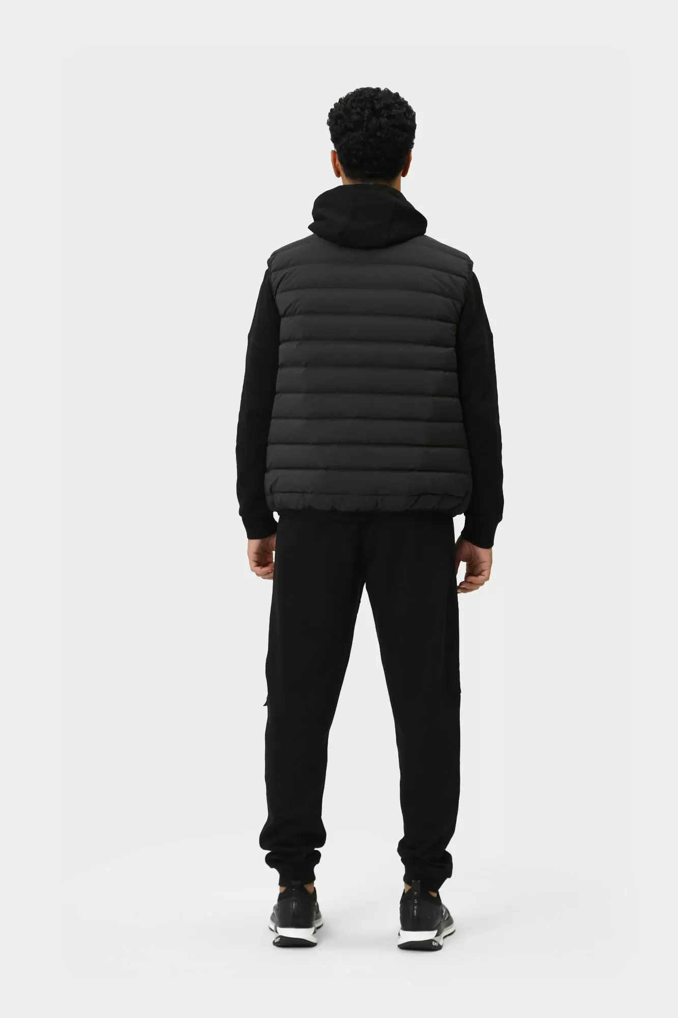 6DPQ02_PNHAZ Жилет пуховый EA7 Черный