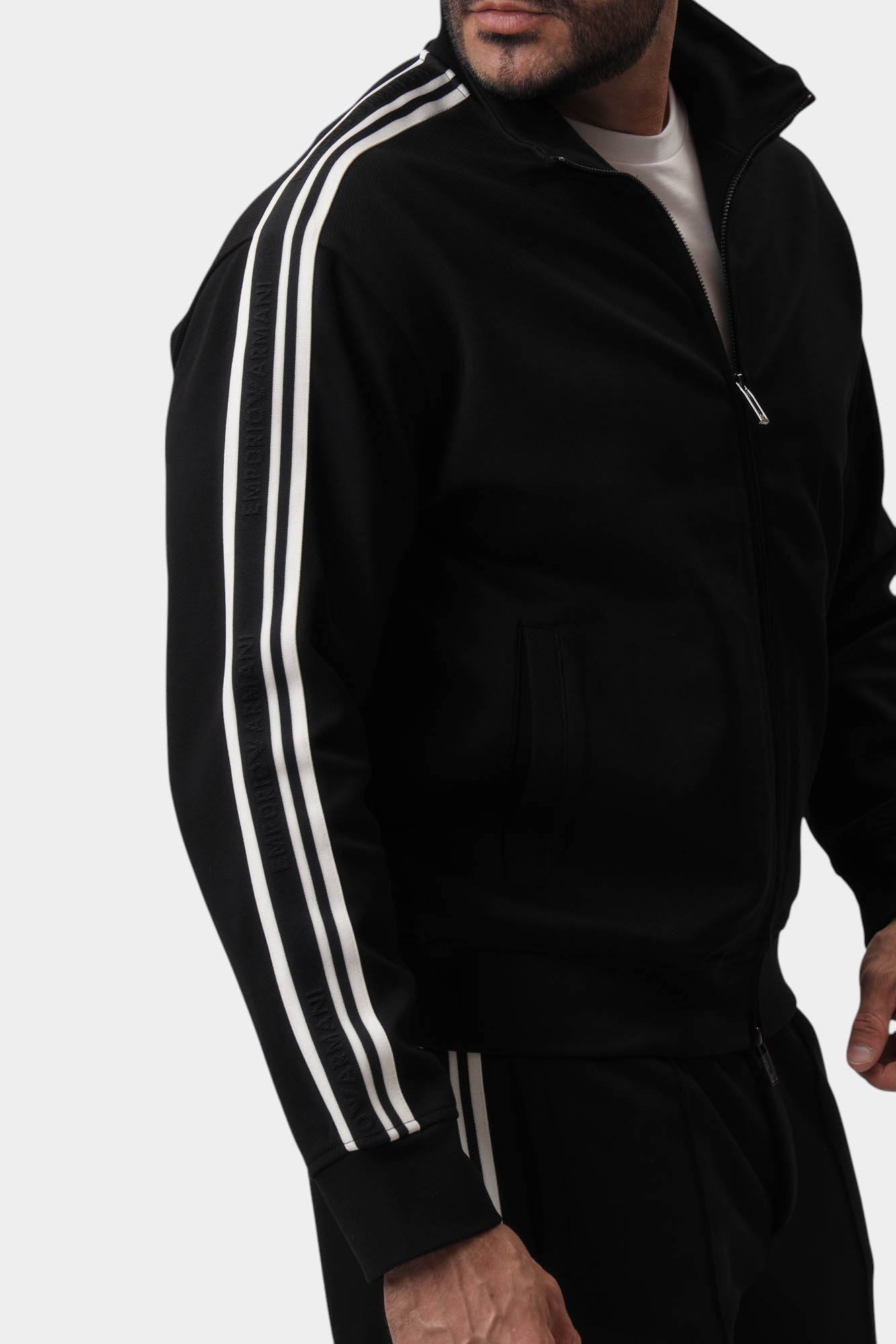 EM001110_AF13488 Толстовка Emporio Armani Белый