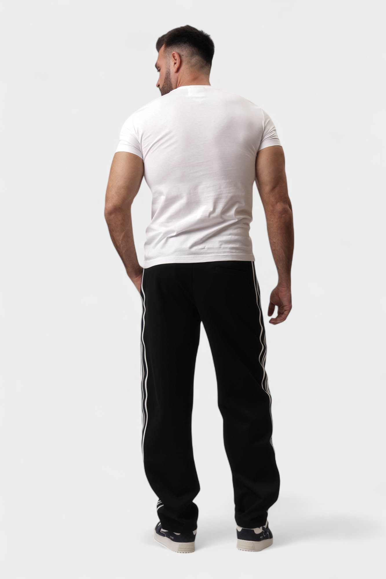 EM001111_AF13488 Брюки спортивные Emporio Armani Белый