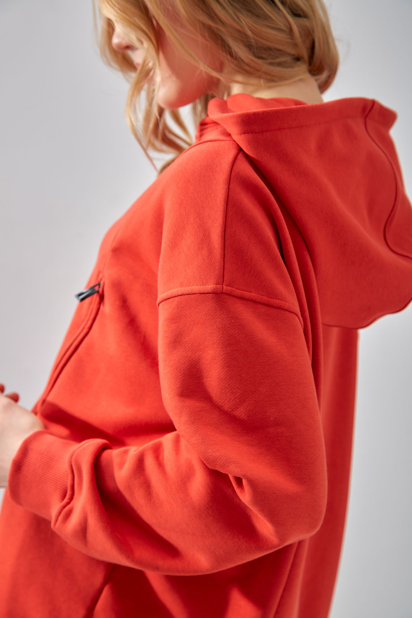 W-241-P-20-0063 худи the hills