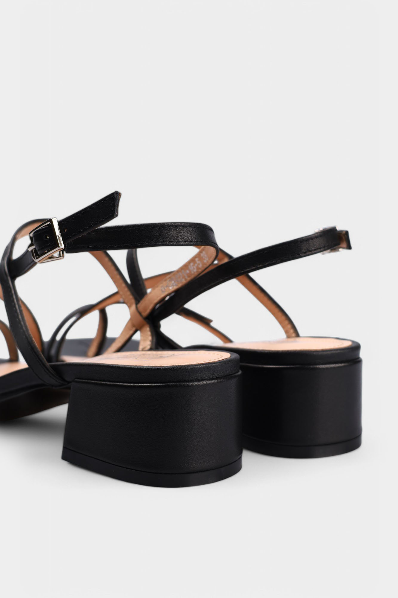 GR421-16 Босоножки Graciana Черный