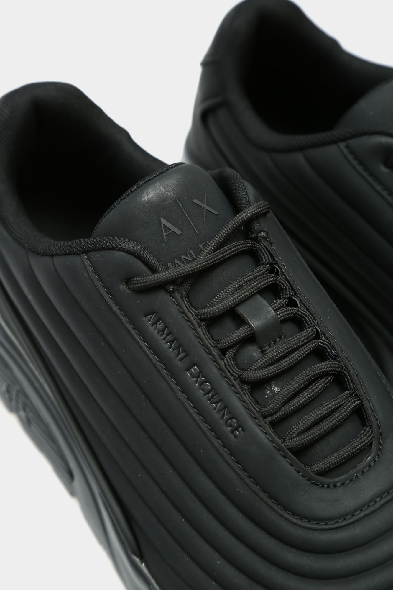 XUX229_XV866_0000 Кроссовки Armani Exchange Черный