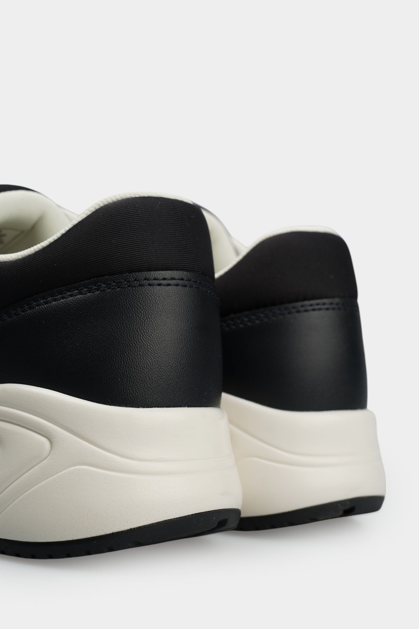 XUX239_XV909 Кроссовки Armani Exchange Синий