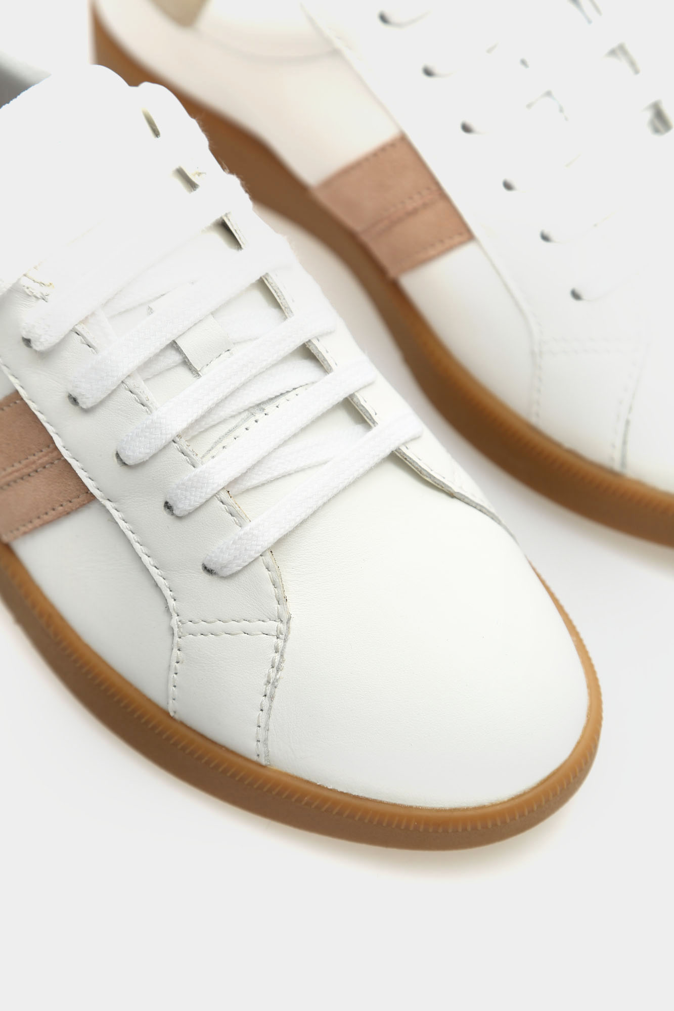 D36UGB08522C Кеды Geox Белый