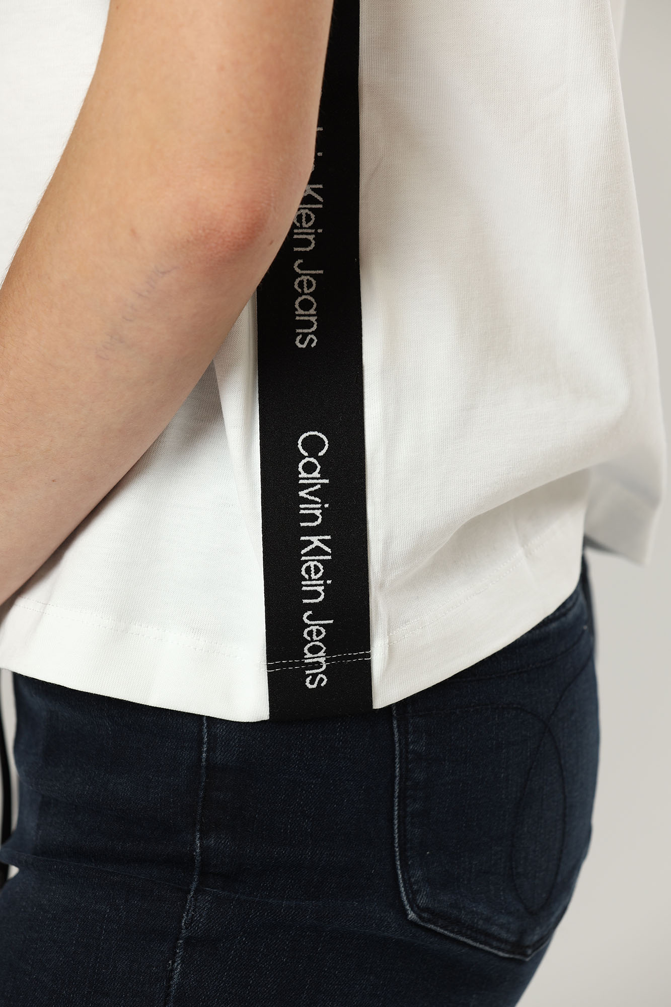 J20J218863_YAF футболка calvin klein jeans 