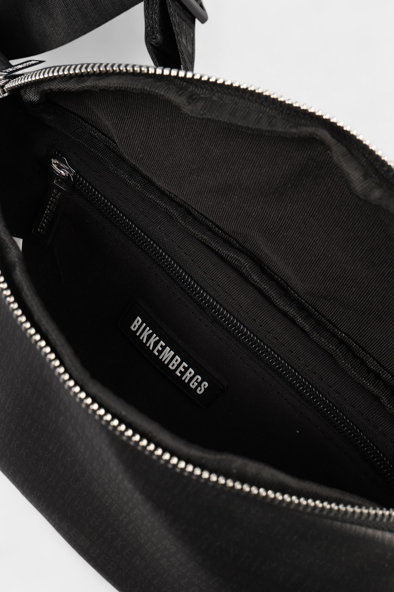 BKBO00888P Сумка поясная Bikkembergs Черный