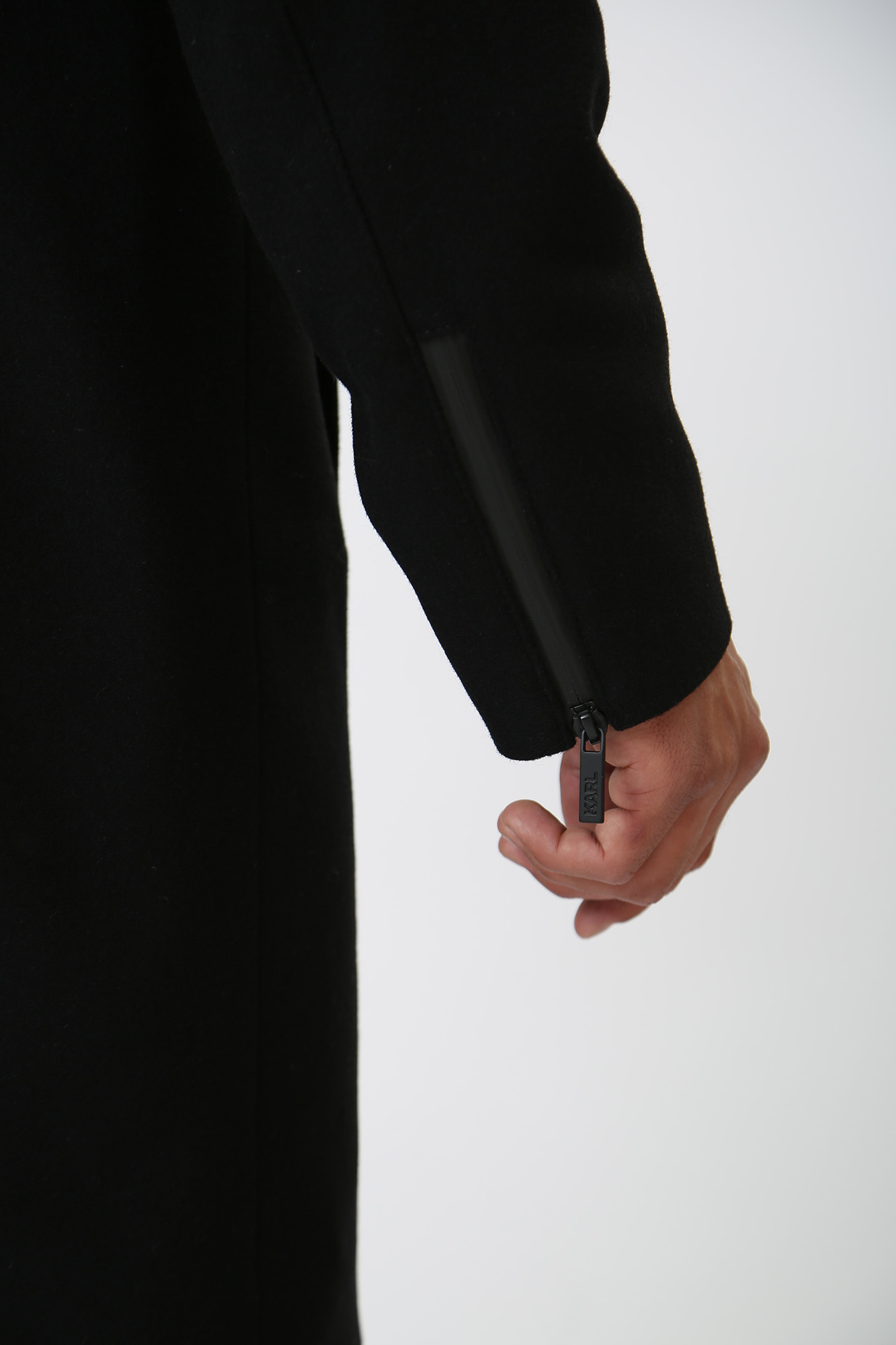 533799_455081 Пальто Karl Lagerfeld Черный