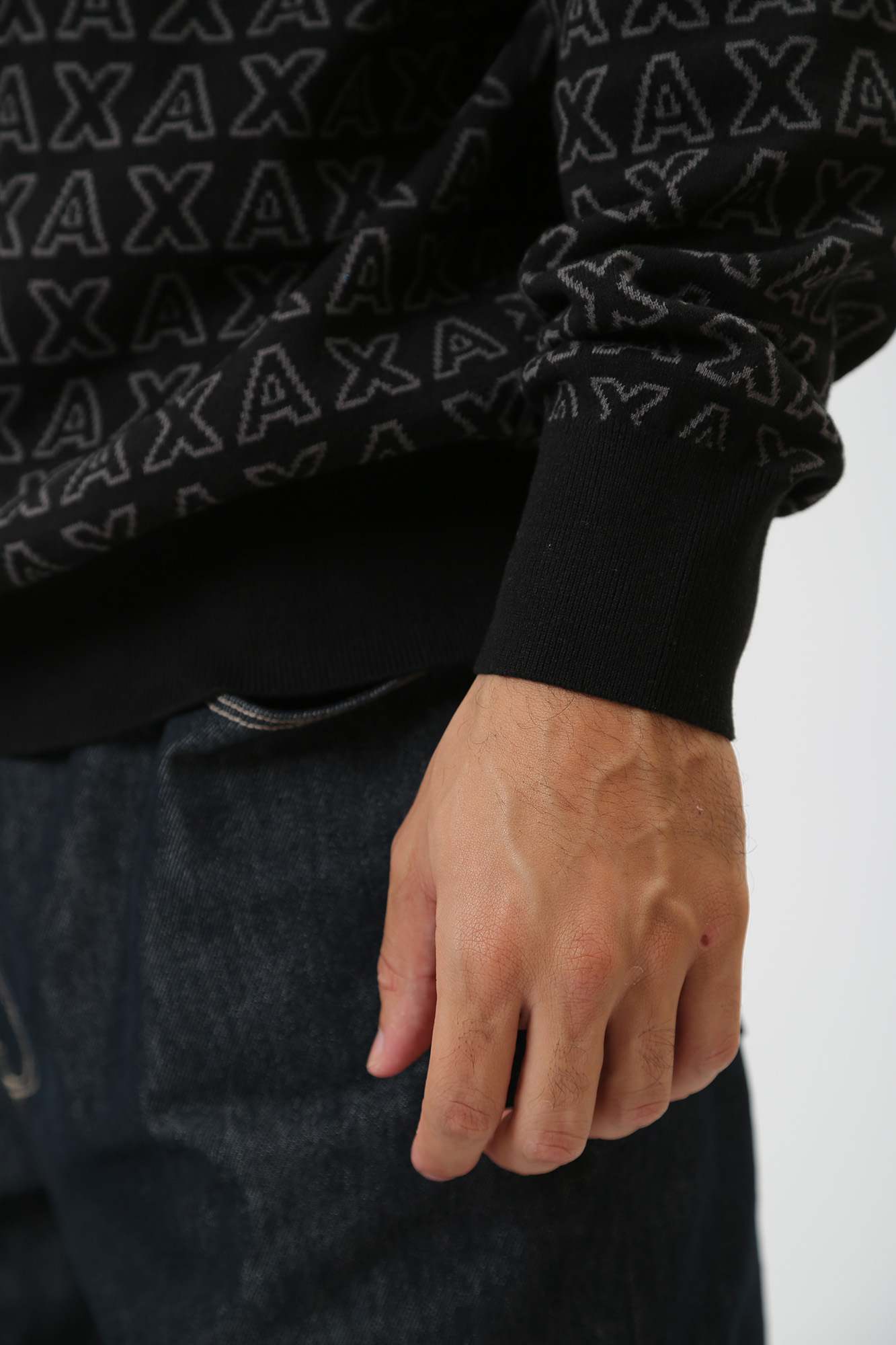 6RZM1K_ZMQ7Z Свитер Armani Exchange Черный