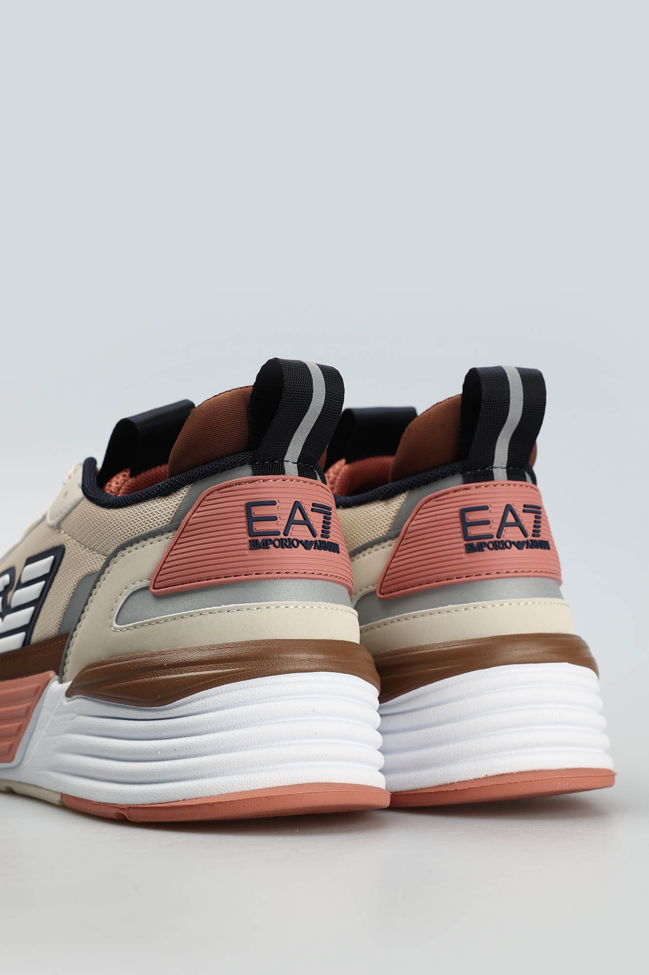 X8X070_XK165 Кроссовки EA7 Бежевый