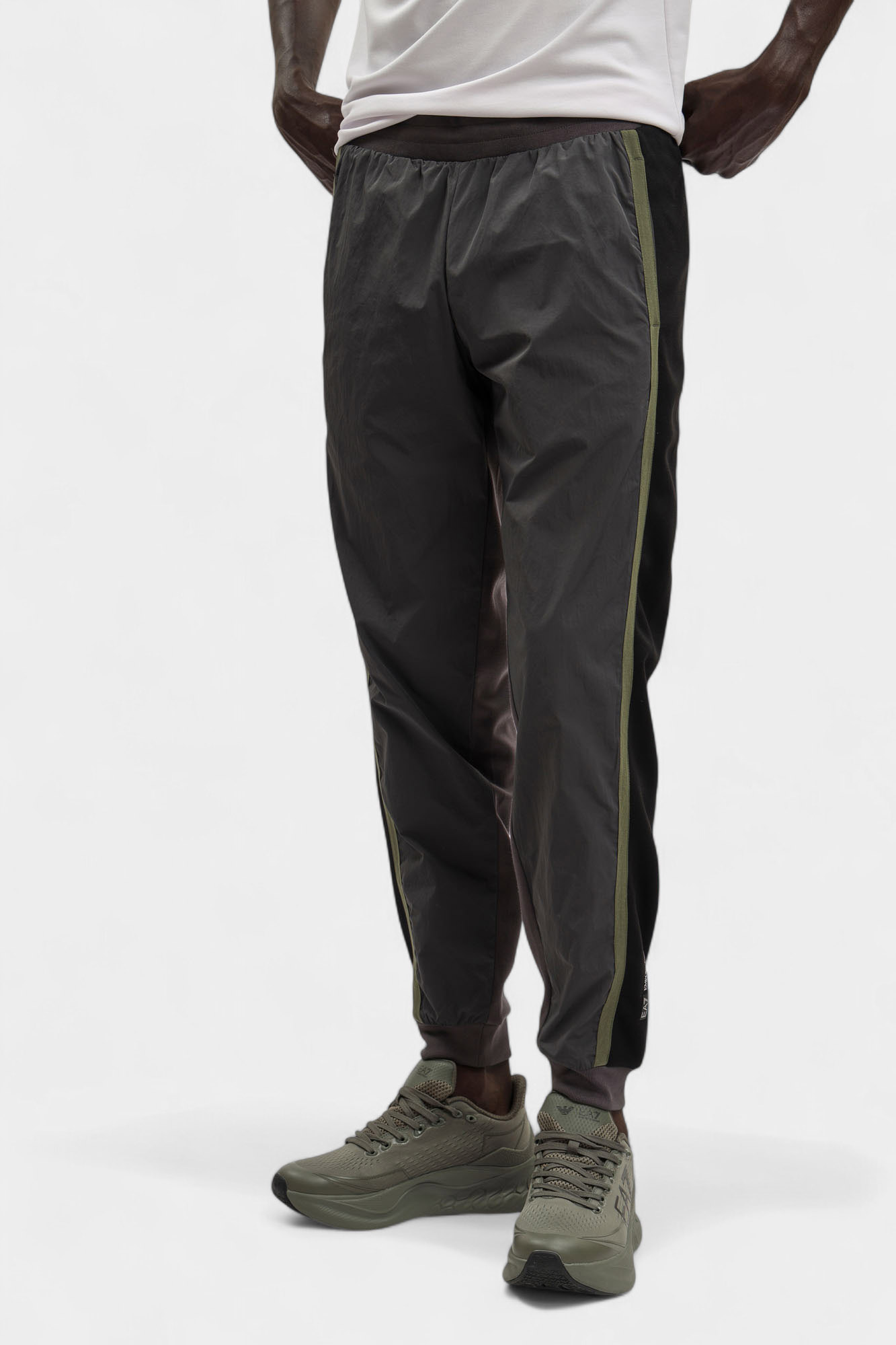 7M000939_AF17003 Брюки спортивные EA7 Серый