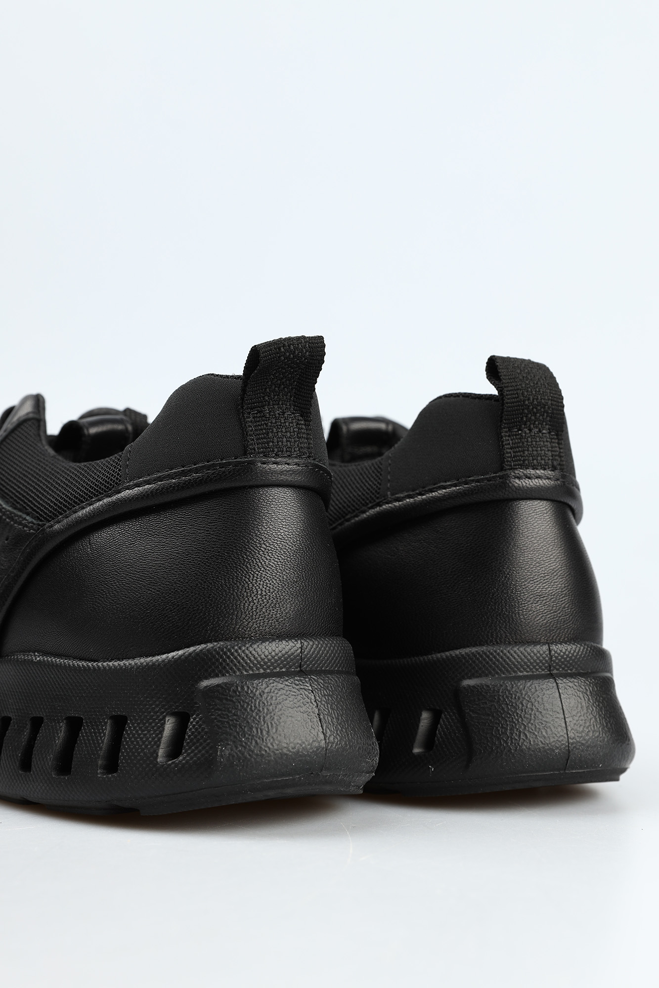 U25DYA0LM11C9 Кроссовки Geox Черный