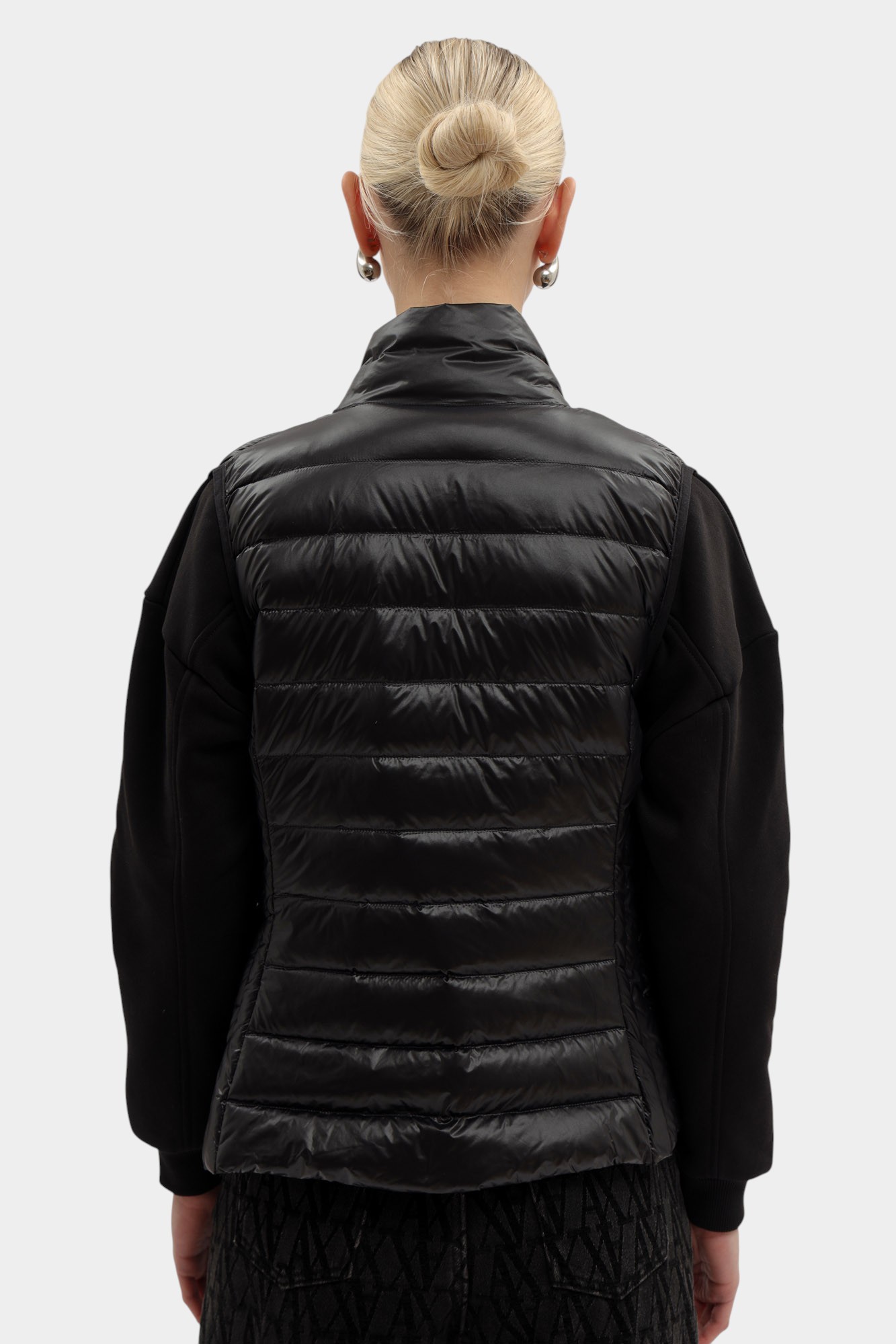 XW001921_AF18757 жилет пуховый armani exchange 