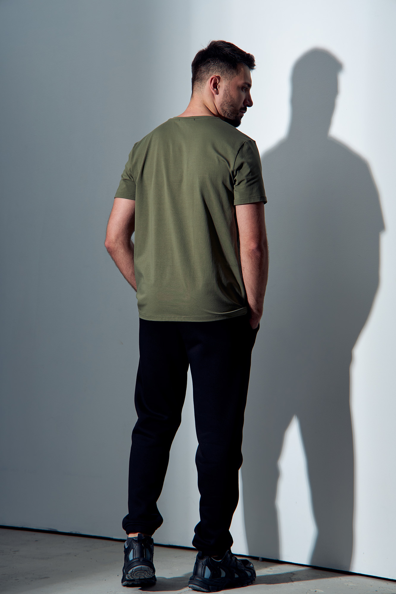 M-232-P-22-0051 Футболка The Hills Хаки