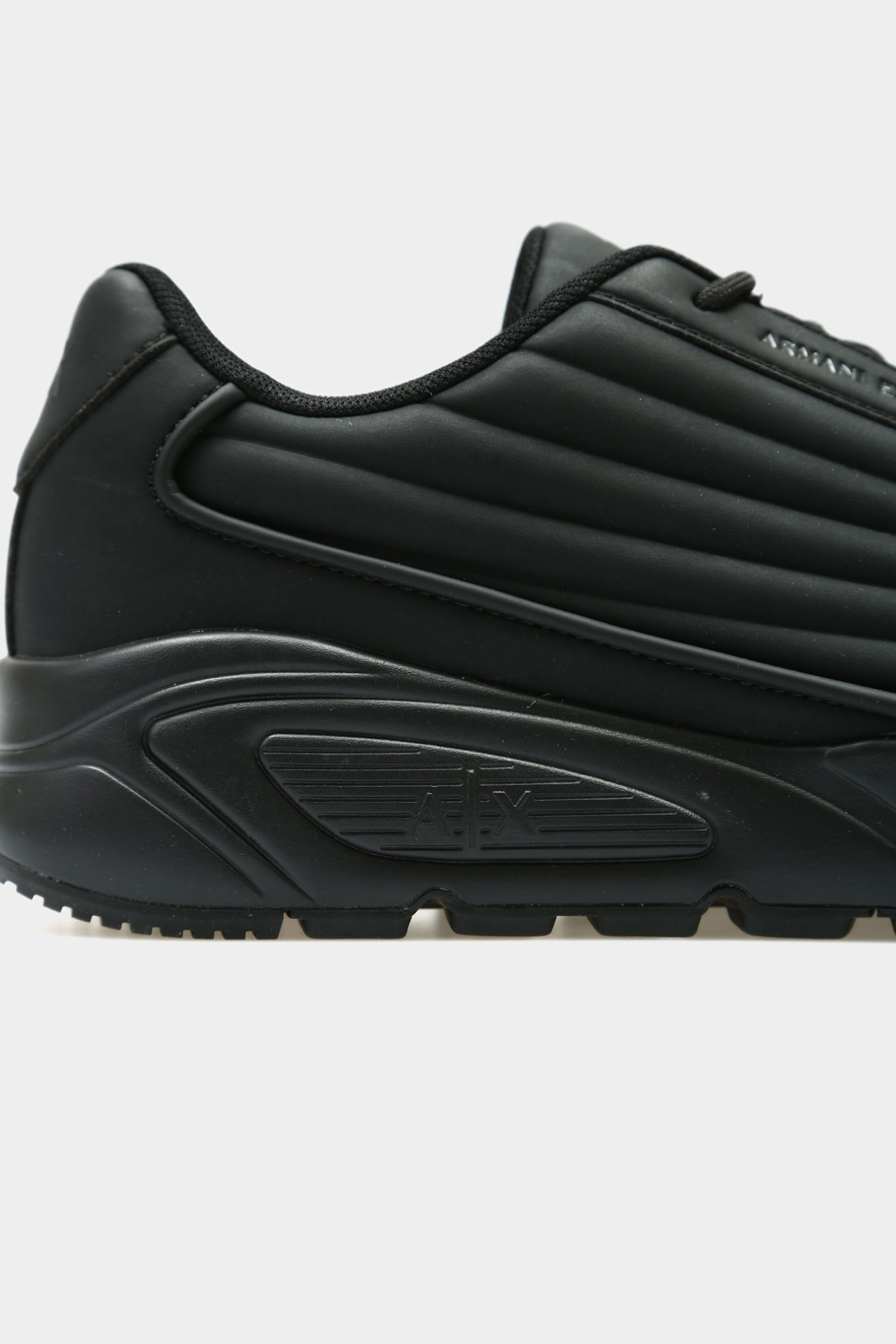 XUX229_XV866_0000 Кроссовки Armani Exchange Черный