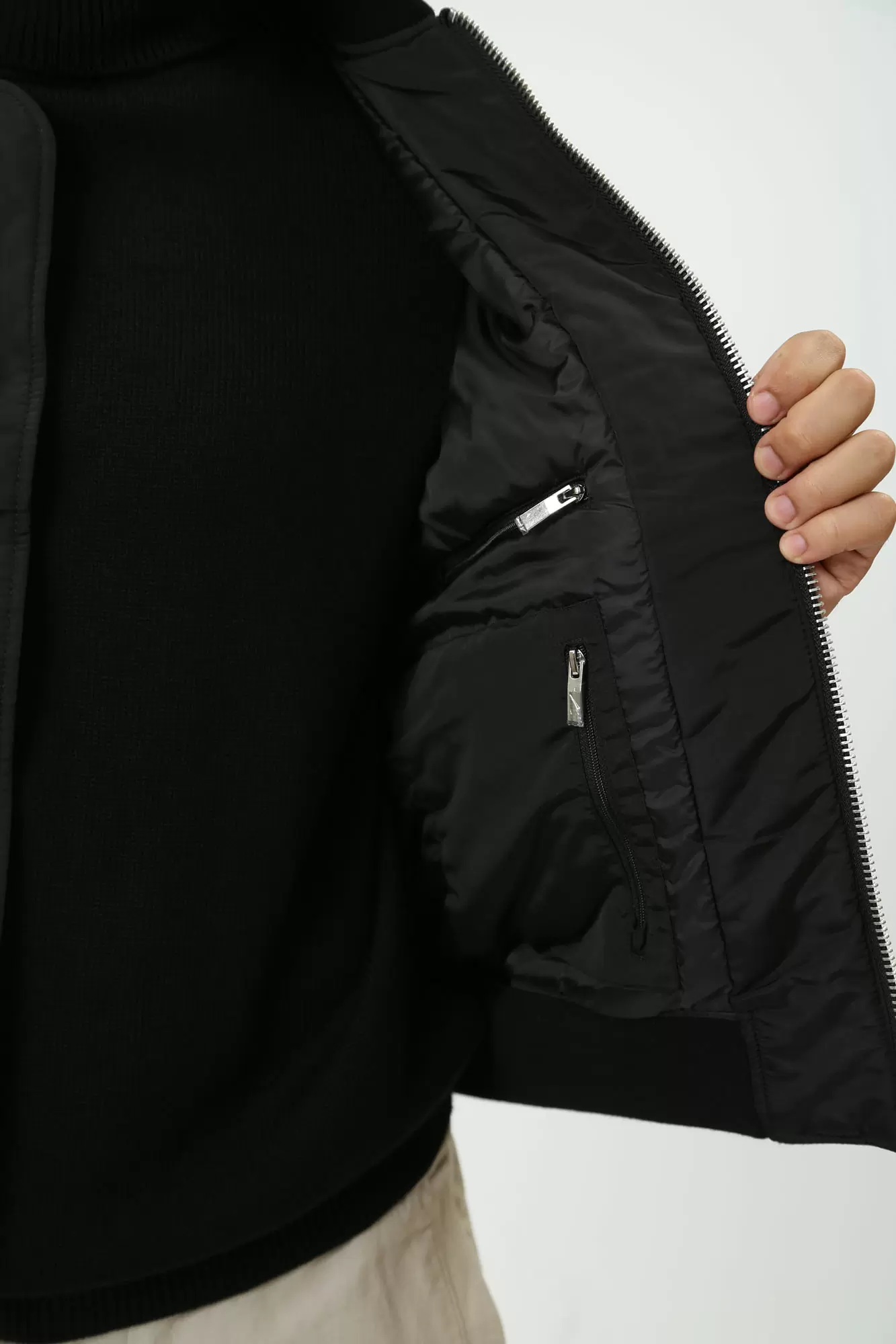 XM000033_AF10323 Бомбер Armani Exchange Черный