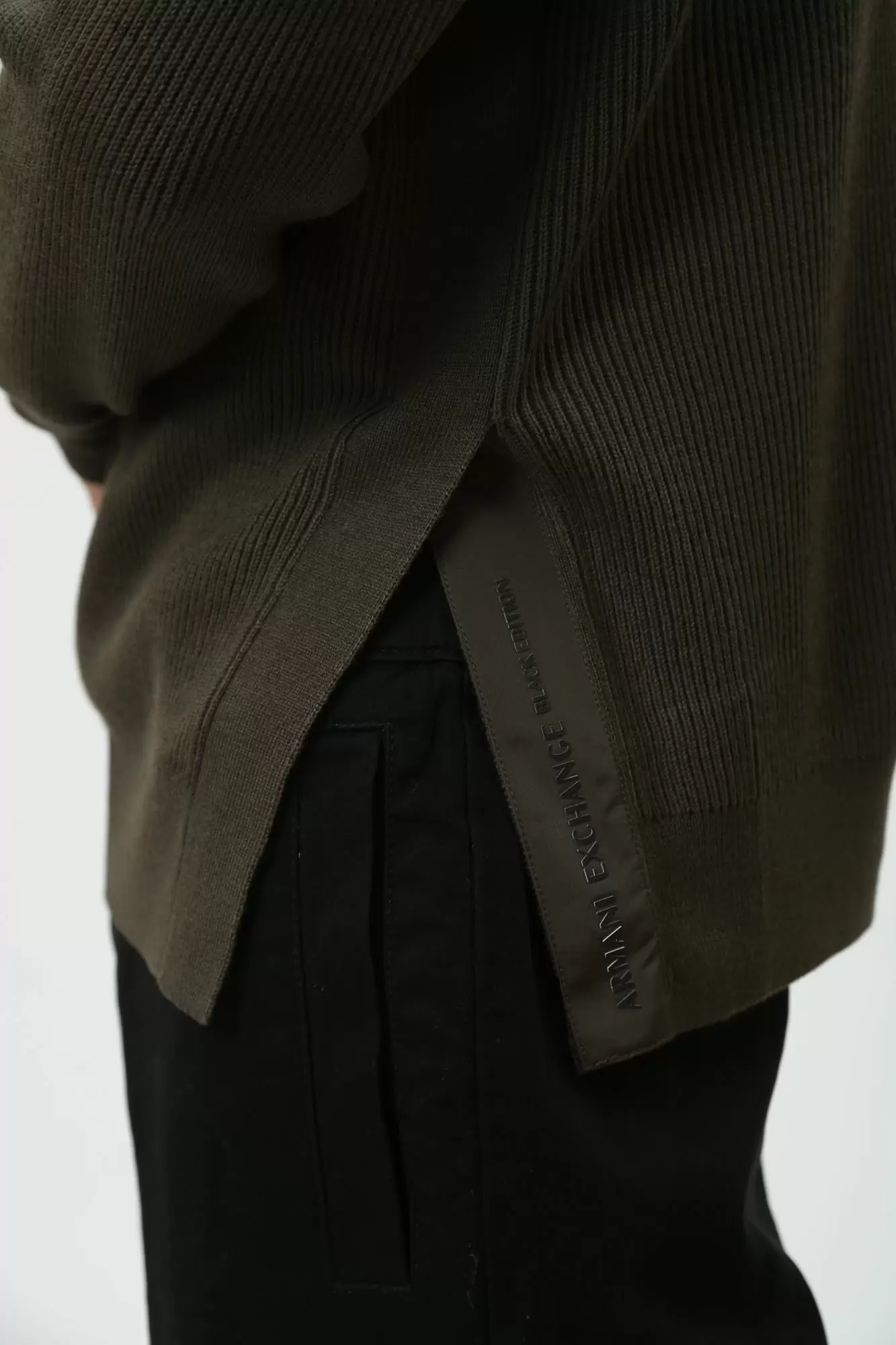 XM000029_AF10348 Джемпер Armani Exchange Черный