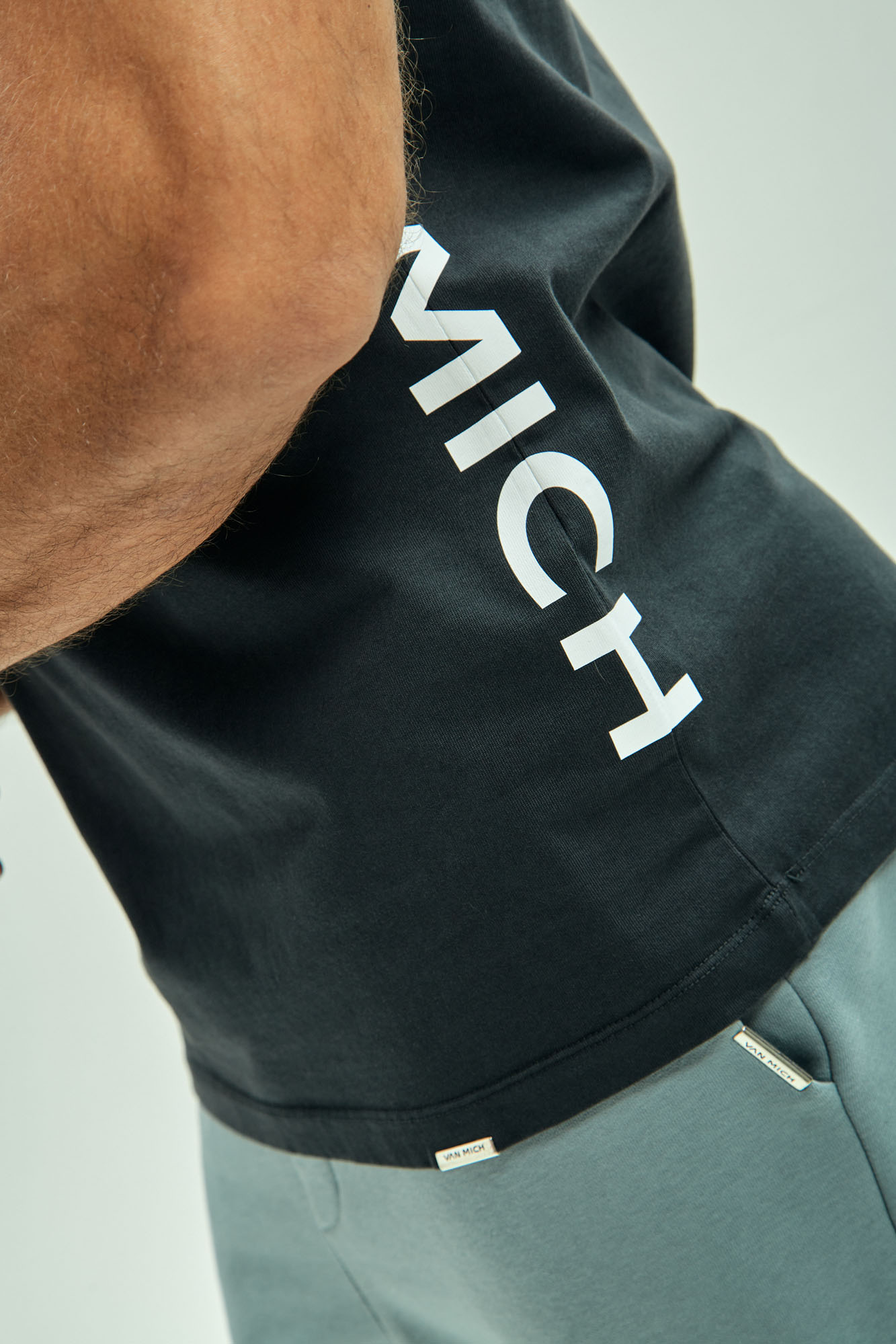 VM-ERK-22-058 Футболка Van Mich Черный