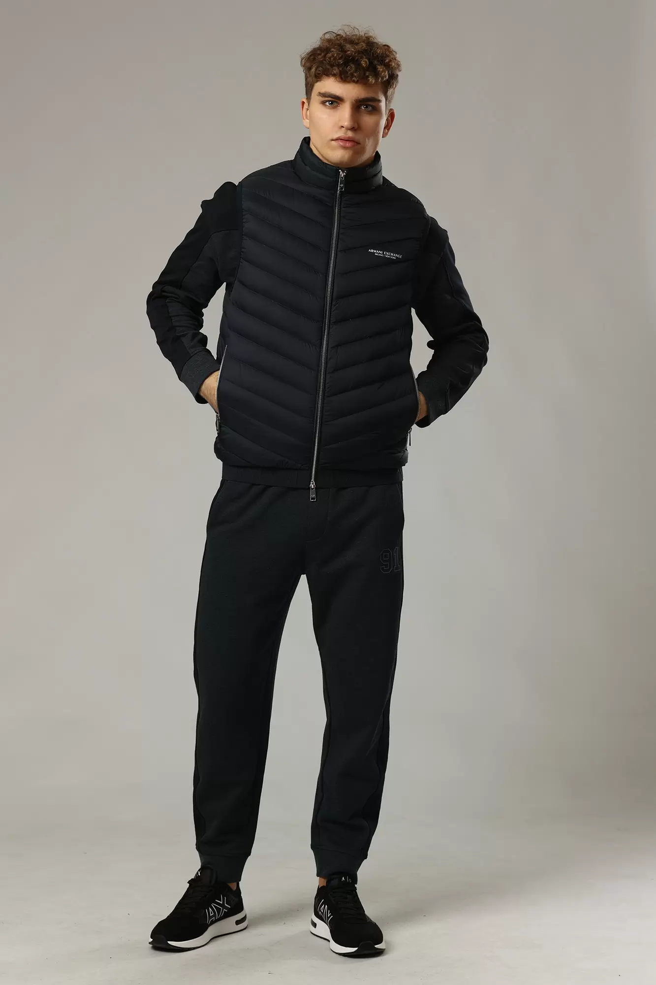 8NZQ52_ZNW3Z Жилет утепленный Armani Exchange Синий