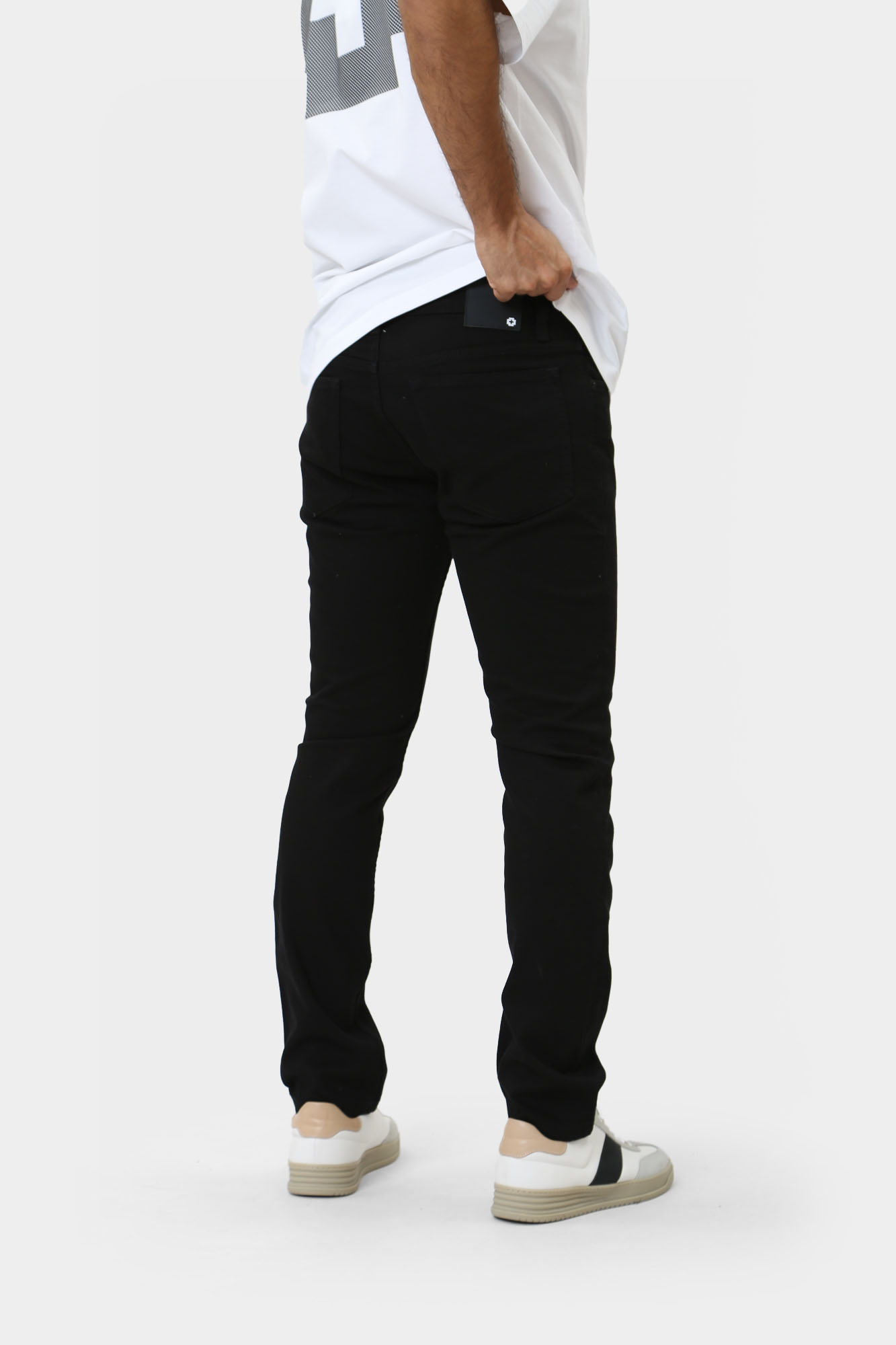 30028699_10012618 Брюки джинсовые Strellson Черный