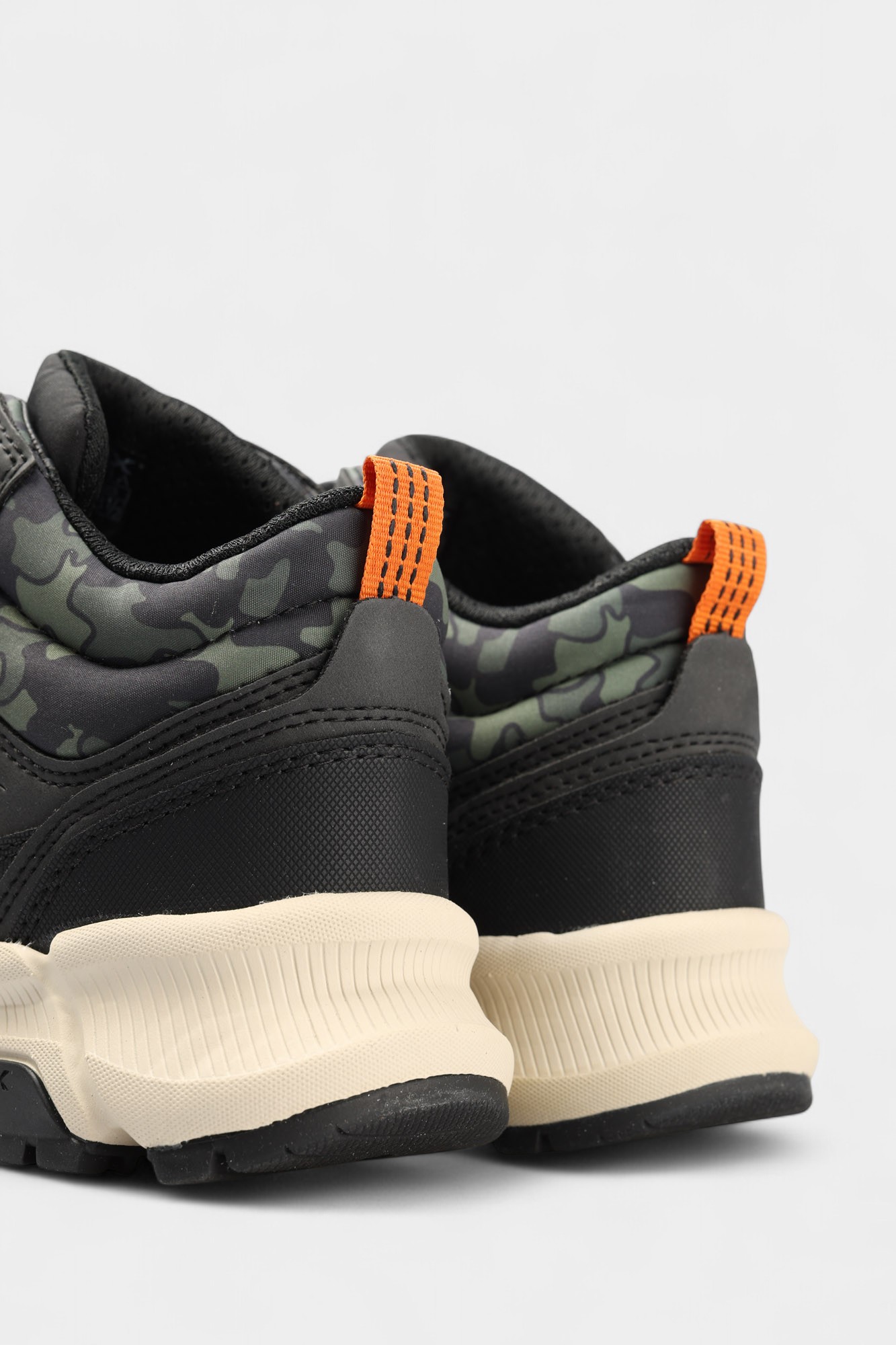 J36LCG0MEMN Ботинки Geox Черный