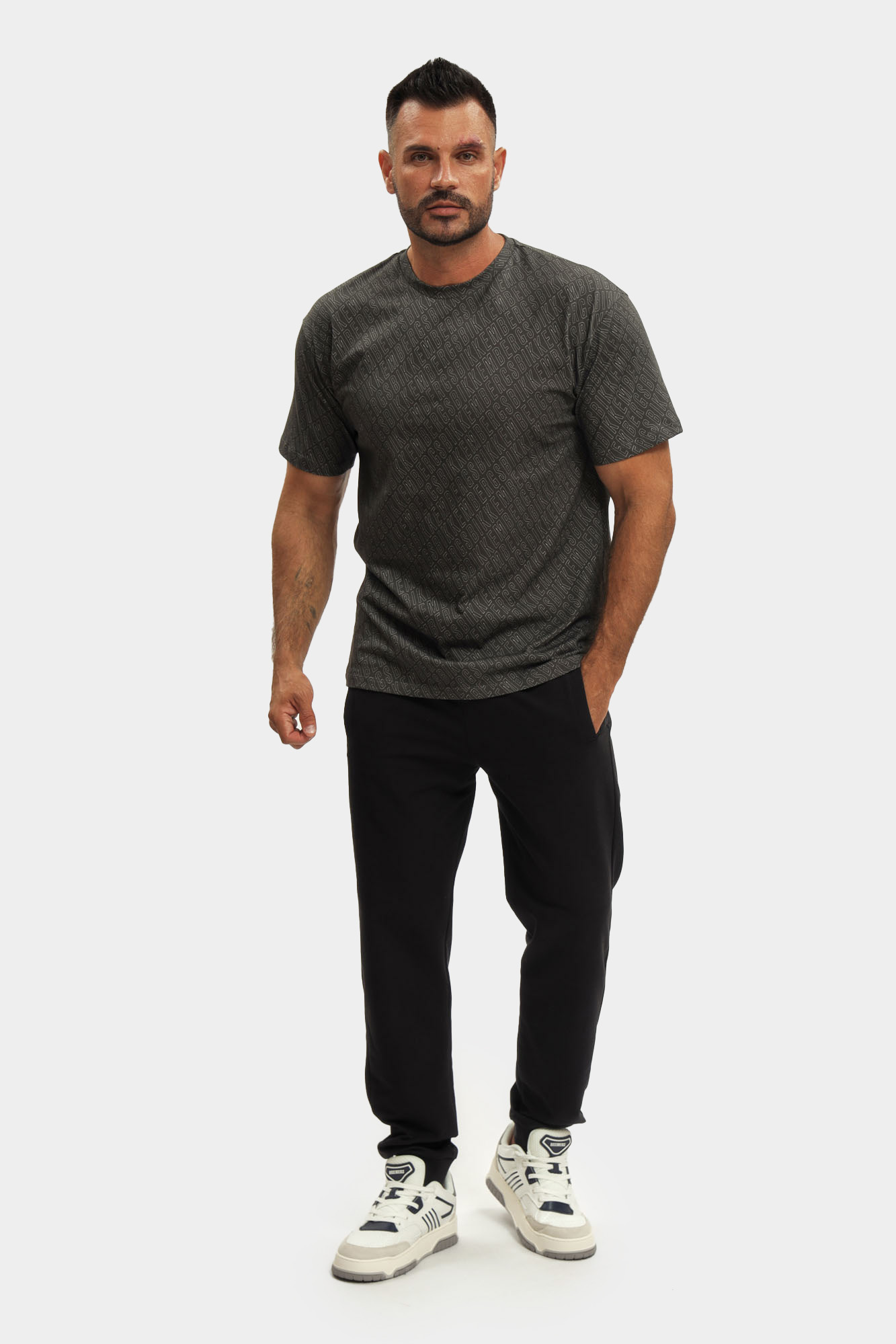 BMT0912 Футболка Bikkembergs Черный