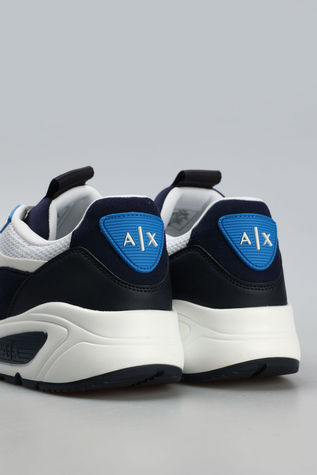 XUX121_XV540 Кроссовки Armani Exchange Синий