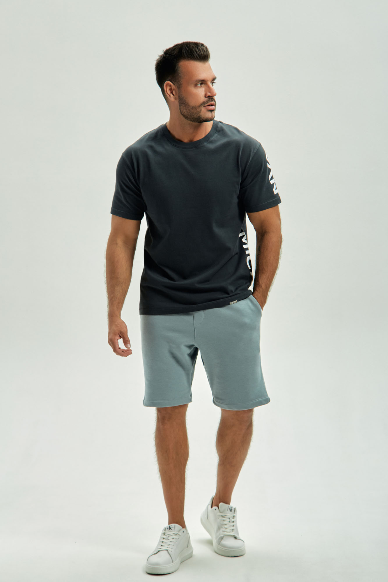 VM-ERK-22-058 Футболка Van Mich Черный