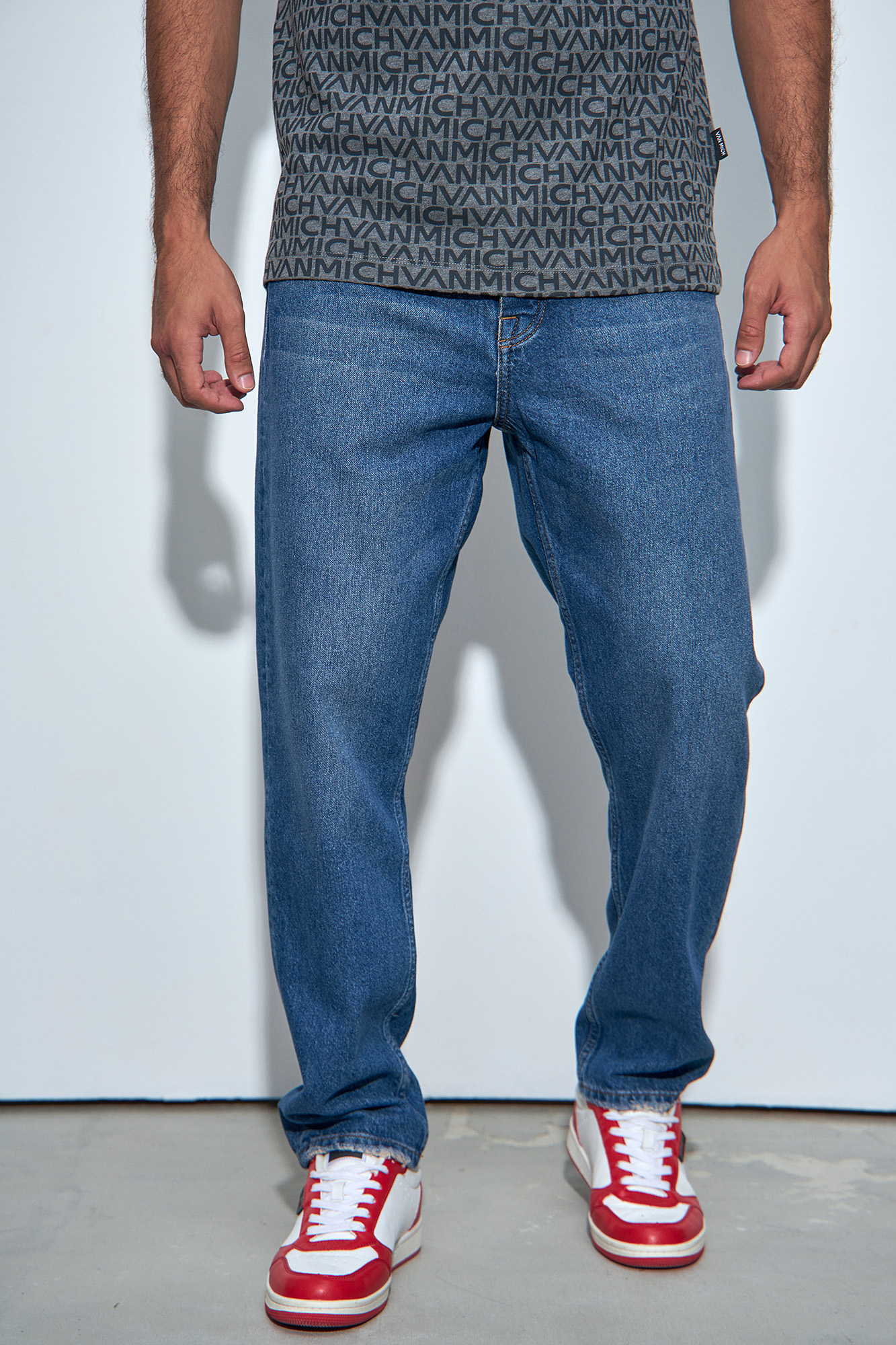 VM-232-33-015 Джинсы Carot Van Mich Голубой