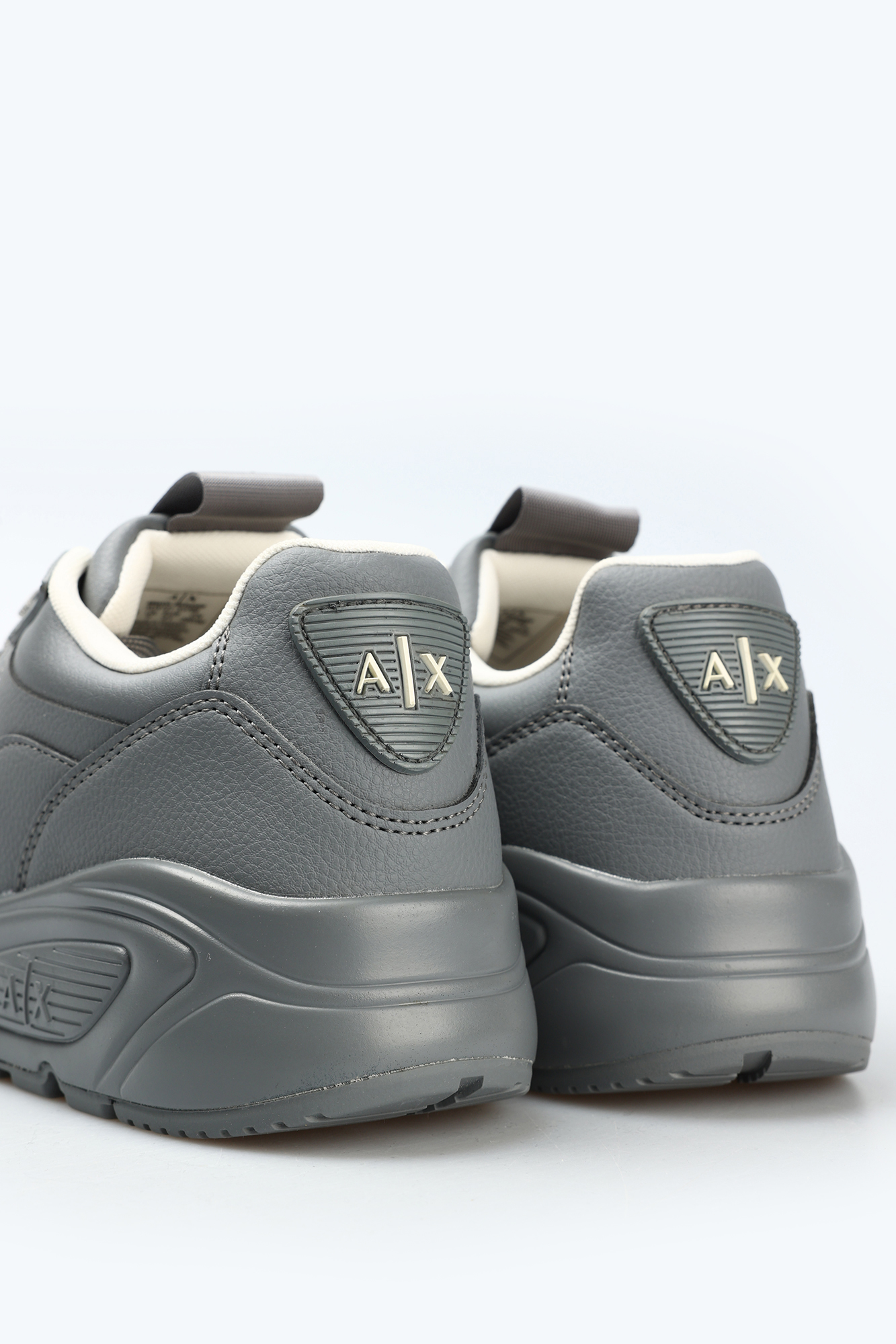 XUX121_XV768 Кроссовки Armani Exchange Серый