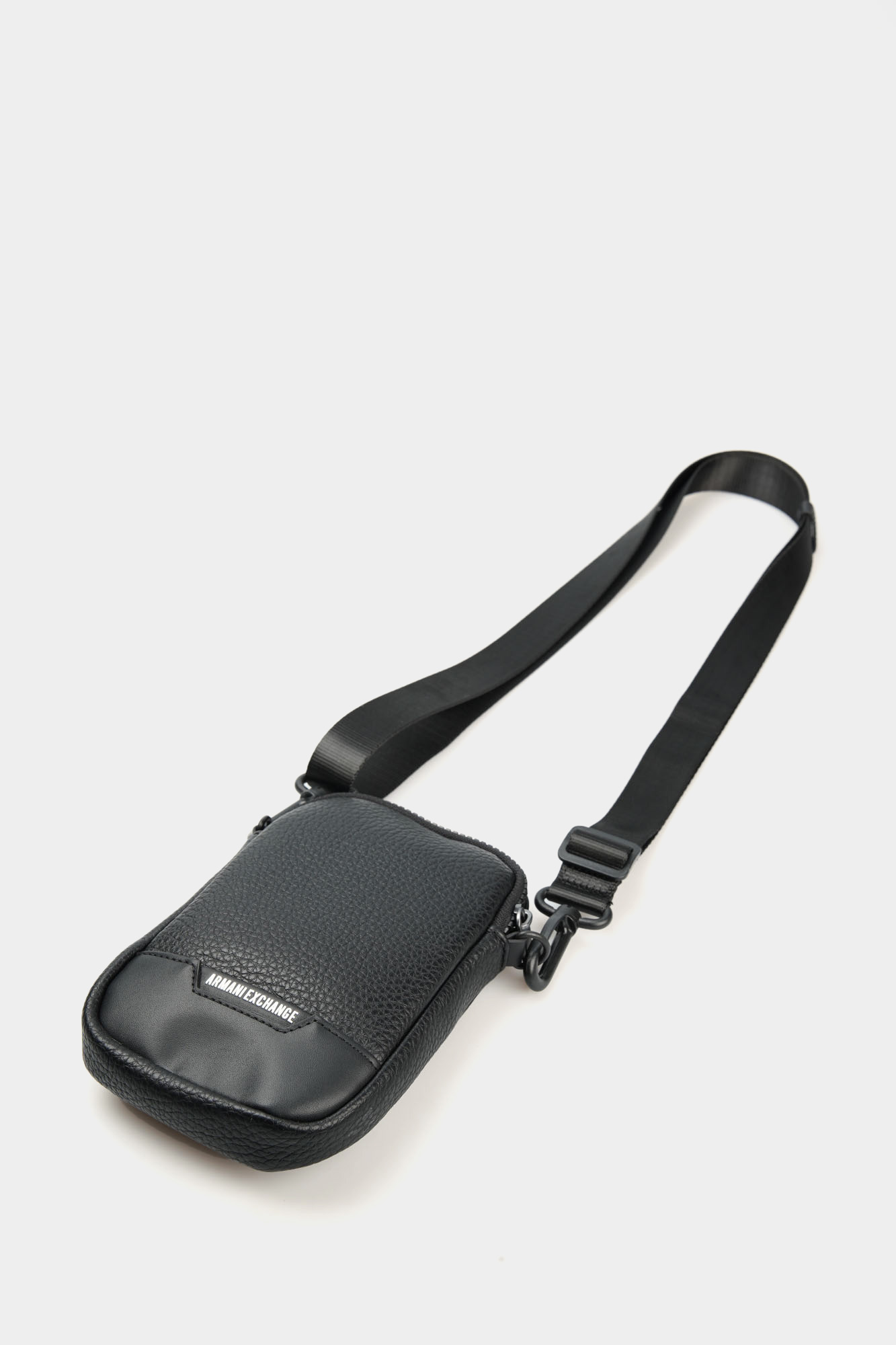 958547_4F863 Чехол на телефон Armani Exchange Черный