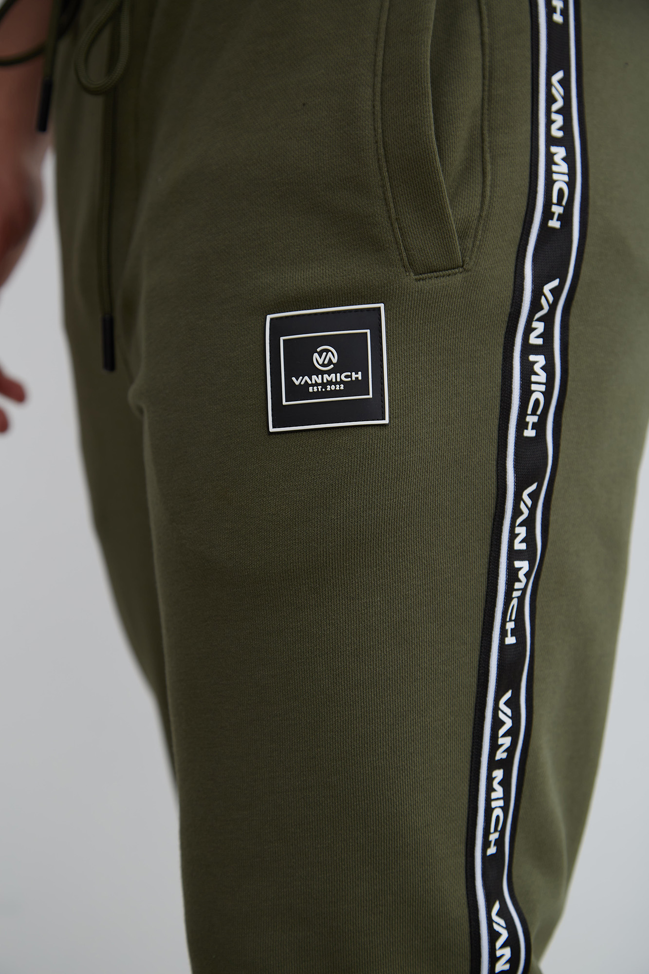 VM-231-20-019 Брюки спортивные Van Mich Хаки