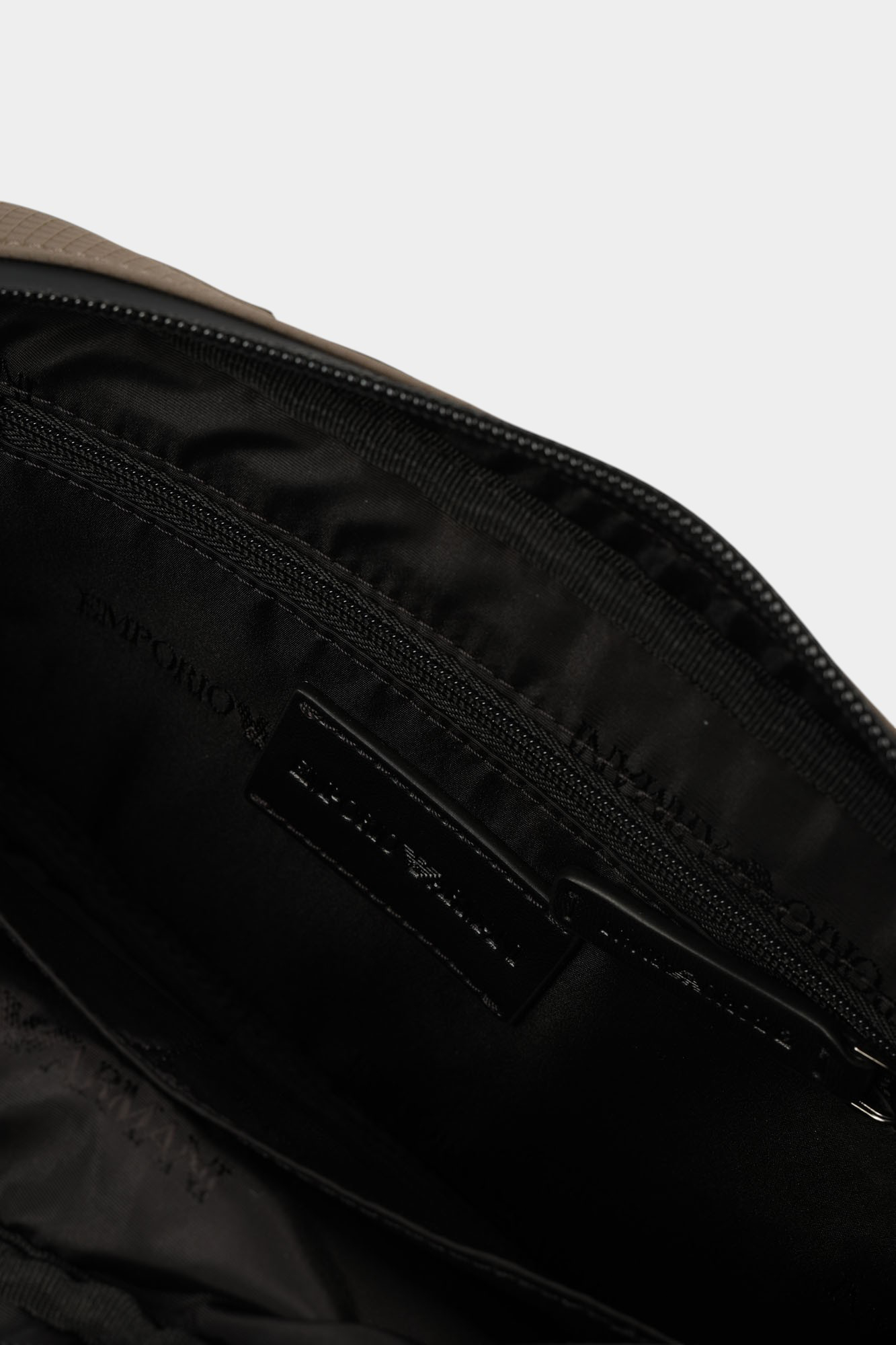 EM000088_AF13841 Сумка поясная Emporio Armani 