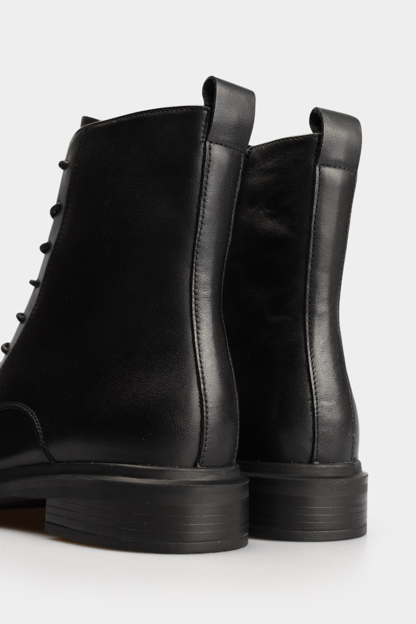 MC21860-WT Ботинки Marc Cony Черный