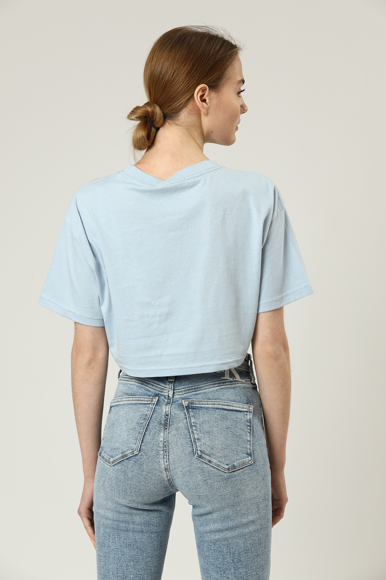 J20J217907 футболка кроп-топ calvin klein jeans calvin klein jeans 