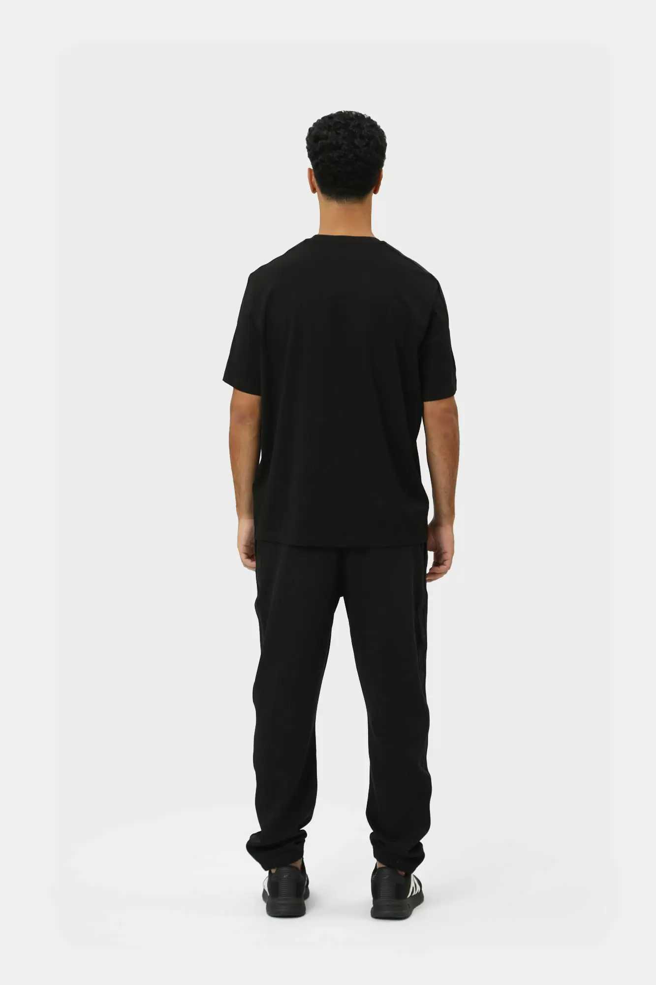 6DZTLA_ZJ9JZ Футболка Armani Exchange Черный