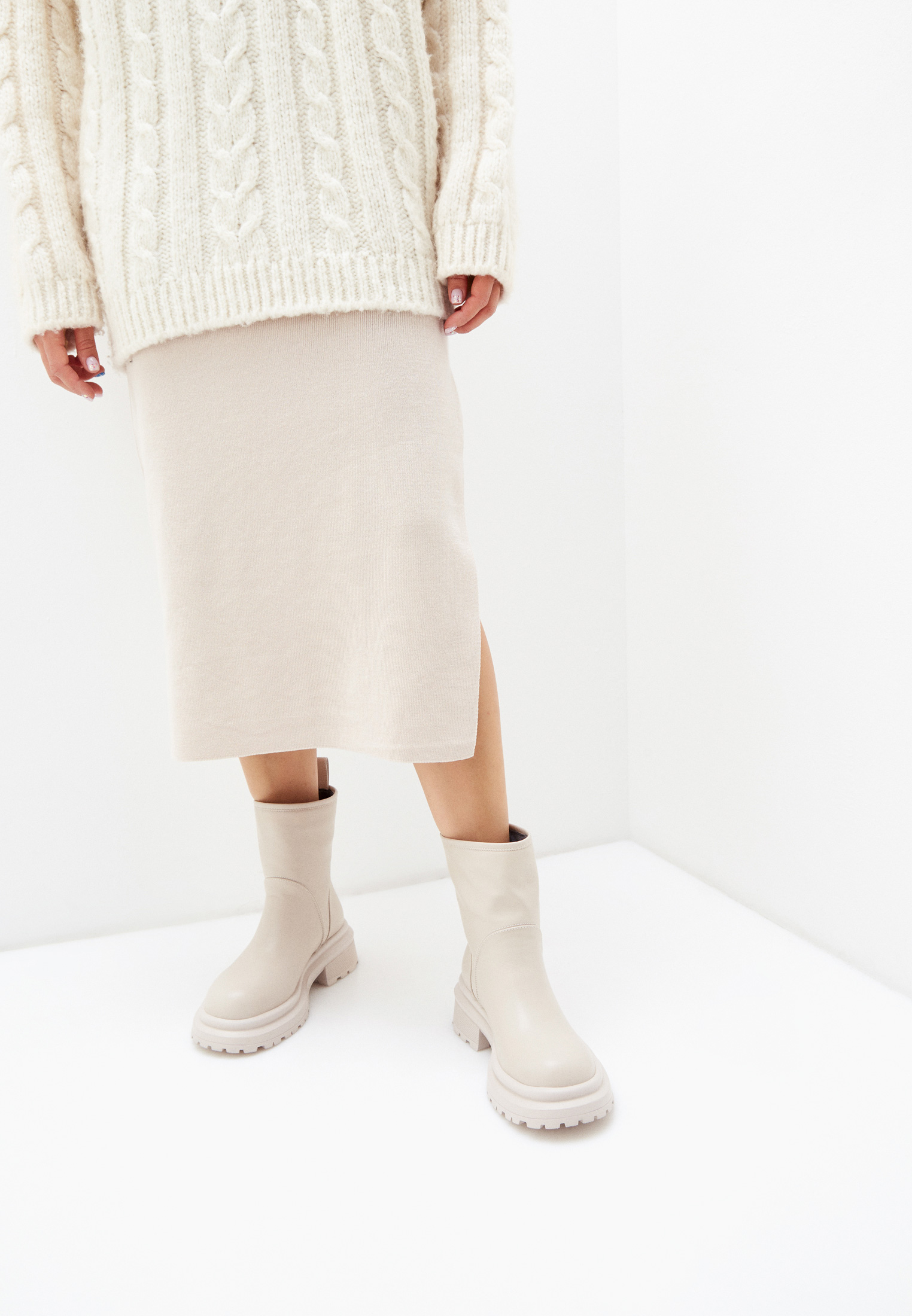 2241-472-34 Ботинки Marc Cony Молочный