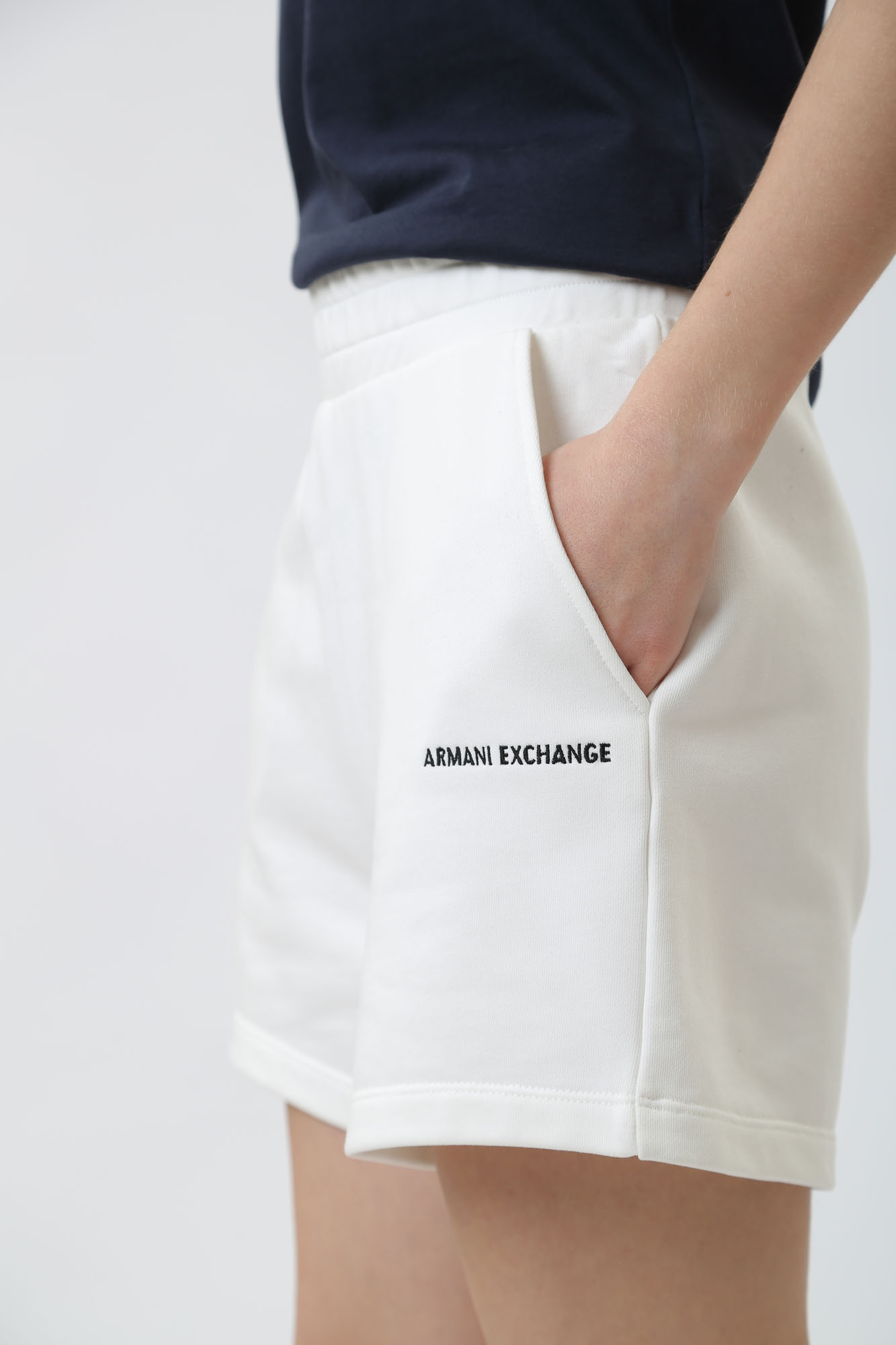 3DYS72_YJDBZ шорты трикотажные armani exchange 